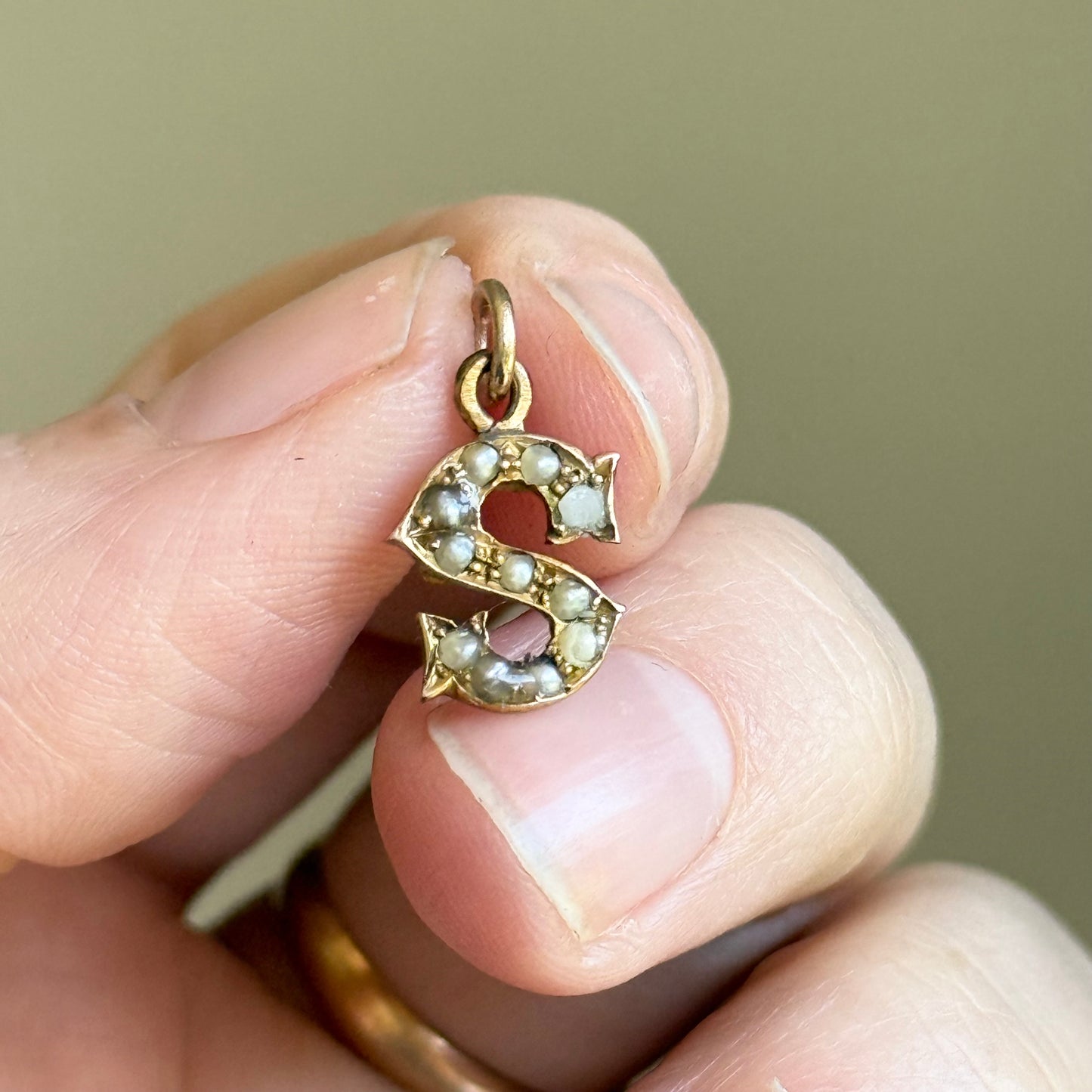 Antique Letter 'S' Pearl Pendant in 9 Carat Gold