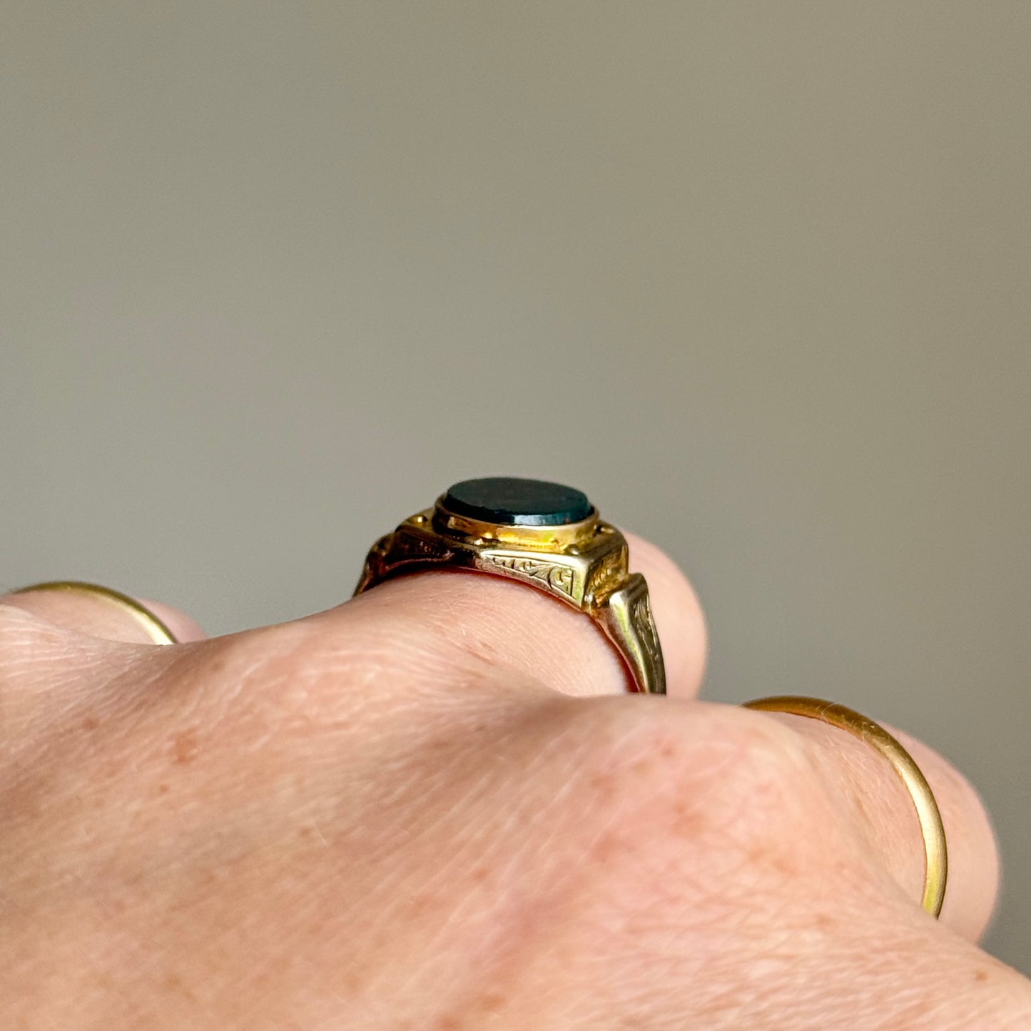 Antique Bloodstone Signet Ring in 9 Carat Gold, Circa 1880