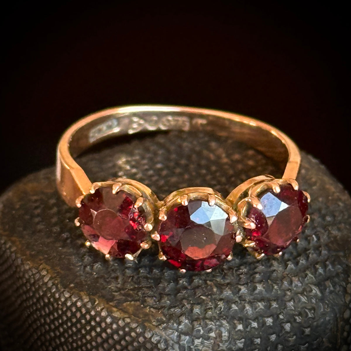Antique Garnet Trilogy Ring in 9 Carat gold; Circa 1913