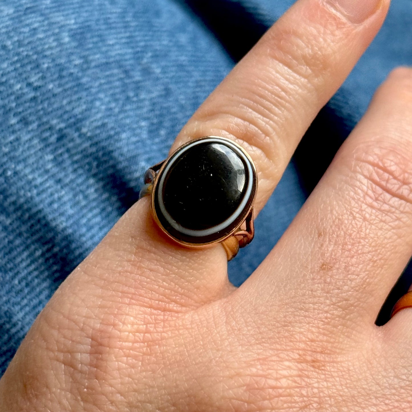 Victorian Bull's Eye Agate Ring in 9 Carat Gold' Circa 1890