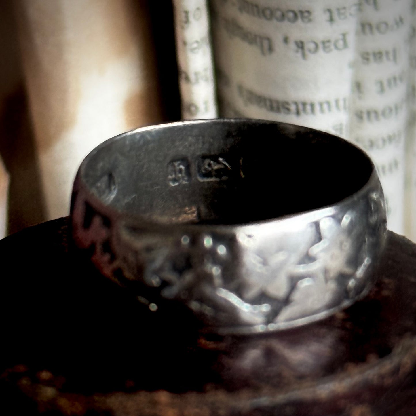 Antique Ivy Foliage Ring in Silver; Circa 1882