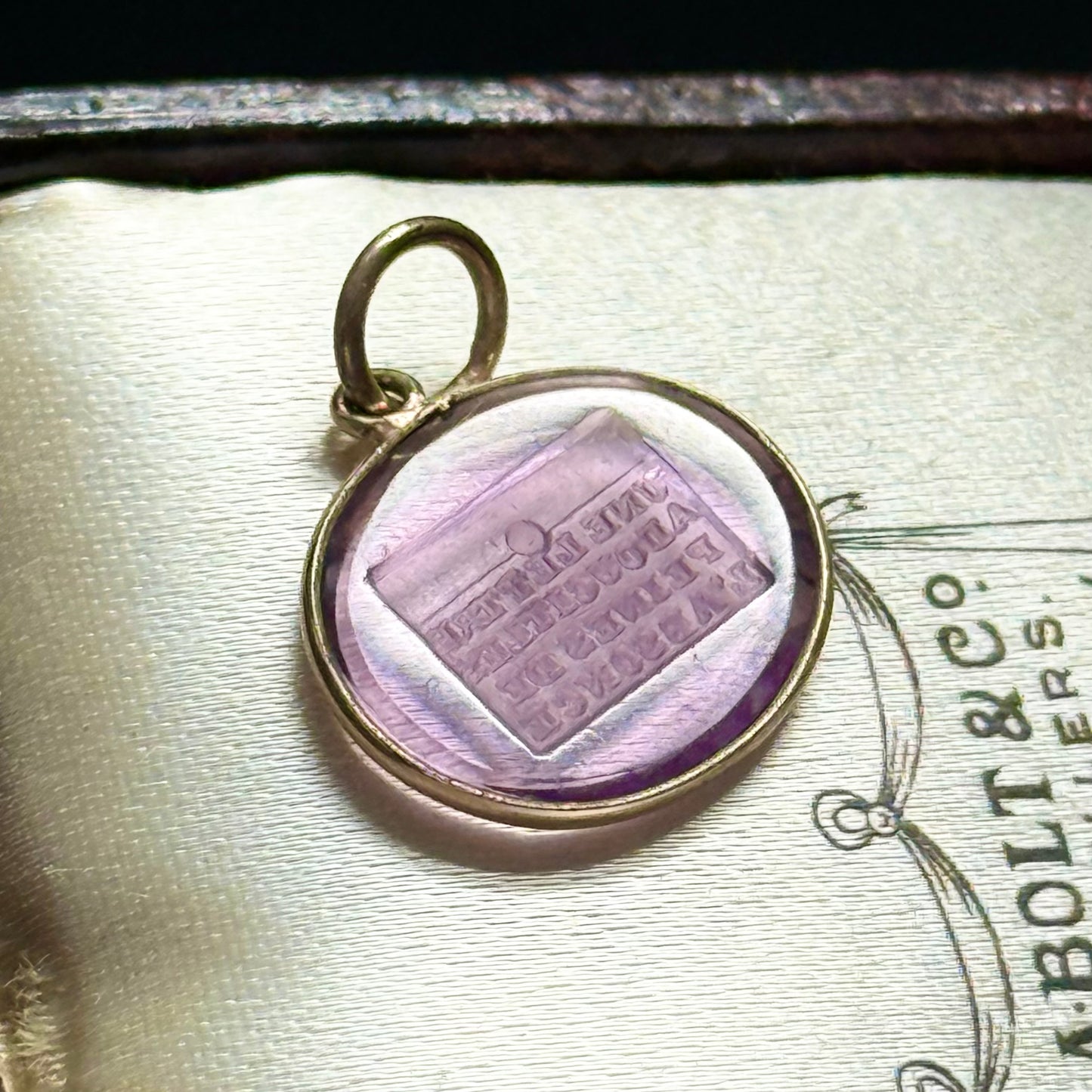 Antique Seal French Motto Pendant in 9 Carat Gold