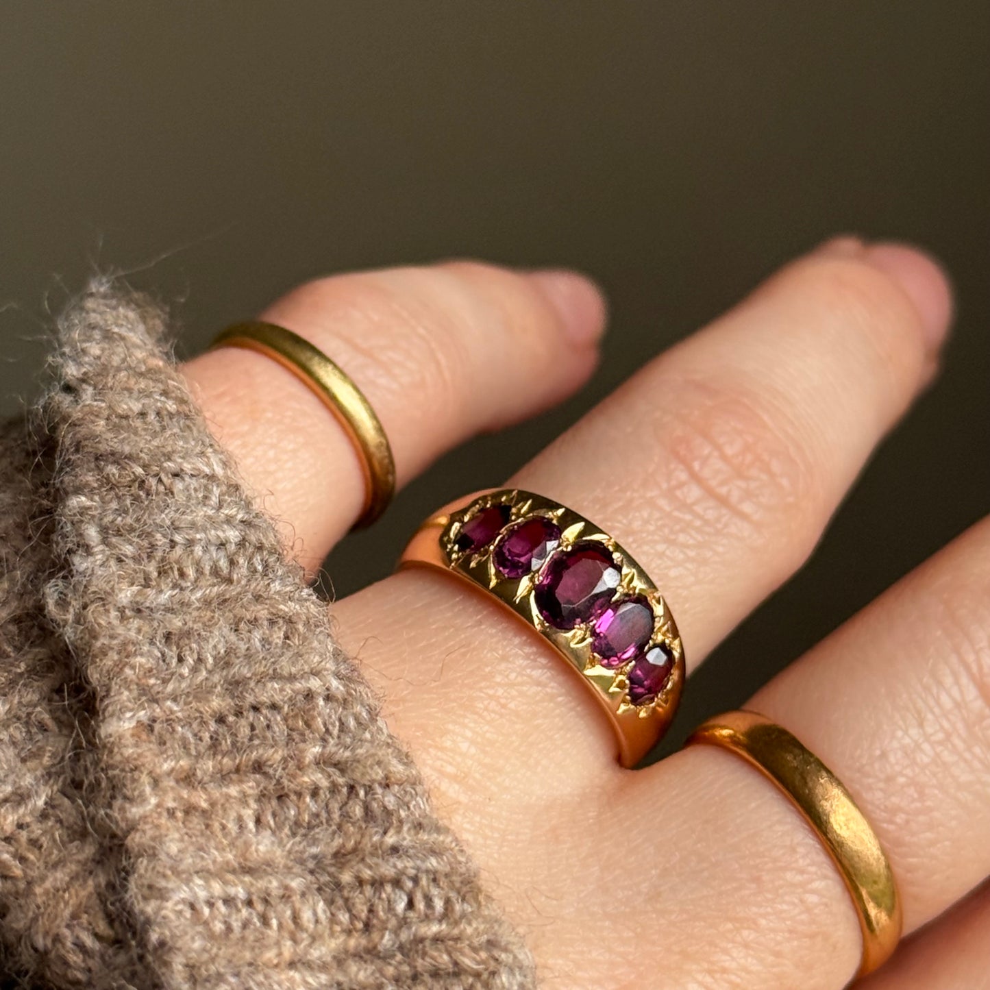Antique Victorian Graduating Garnet Ring in 9 Carat Gold