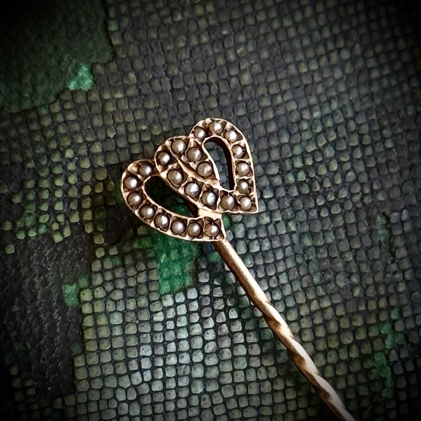 Antique Victorian Double Heart Pearl Pin in 9 Carat Gold