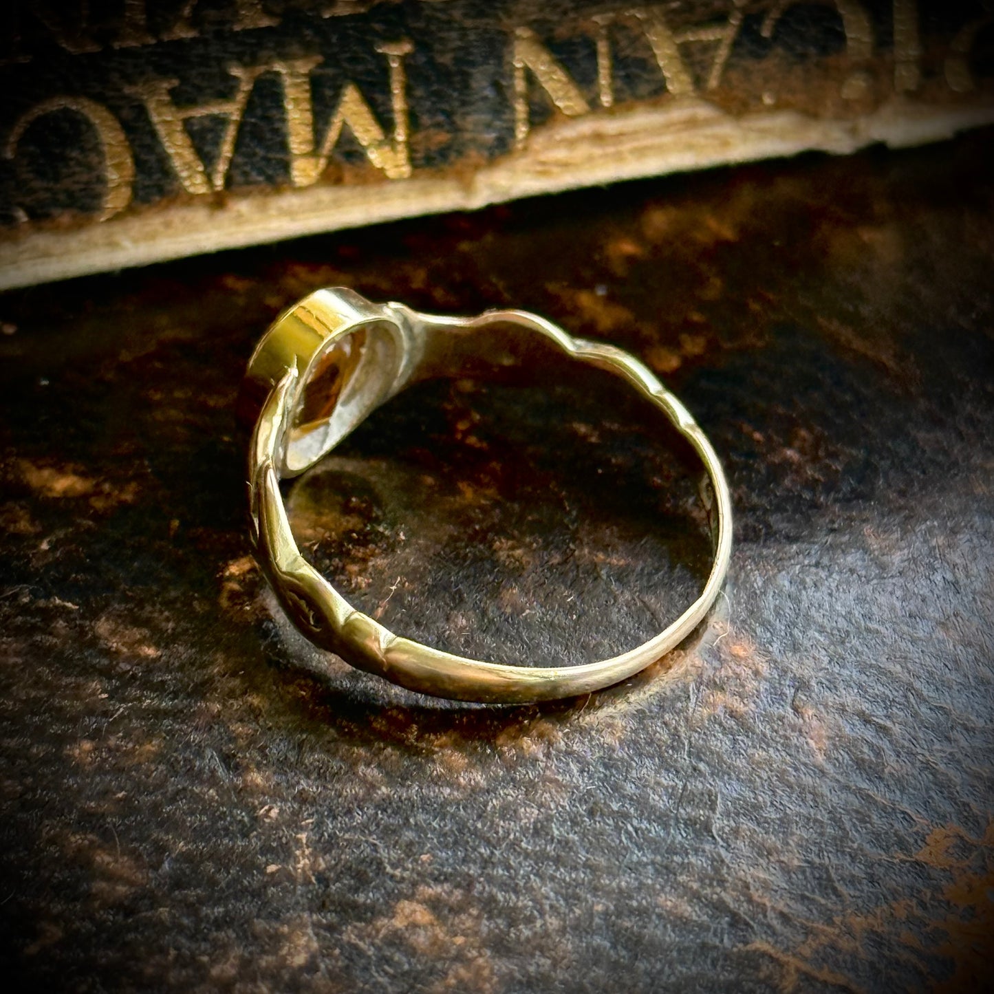 Antique Ethereal Citrine Ring in 9 Carat Gold