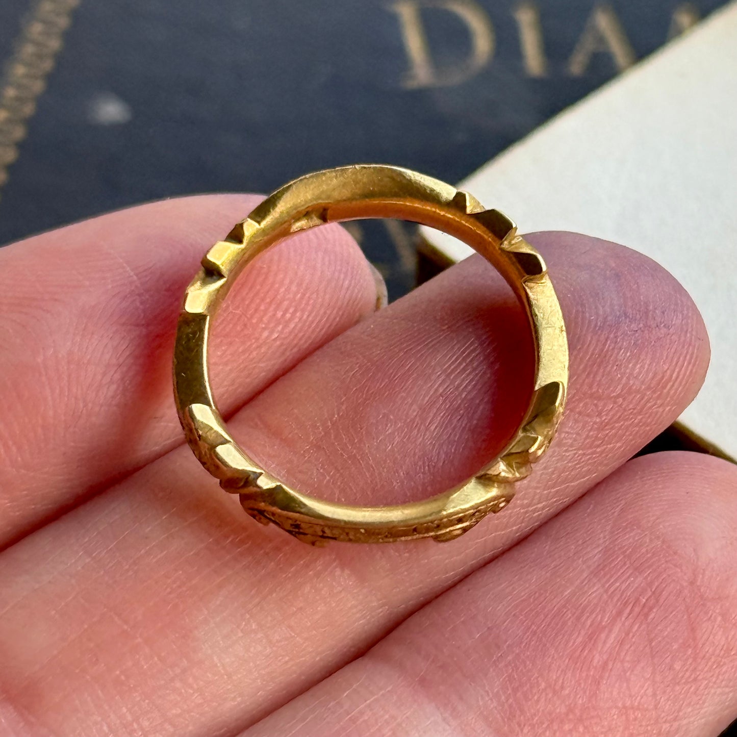 Georgian Mourning ring for Hon. Elizabeth Heathcote in 18 Carat Gold; Circa 1746