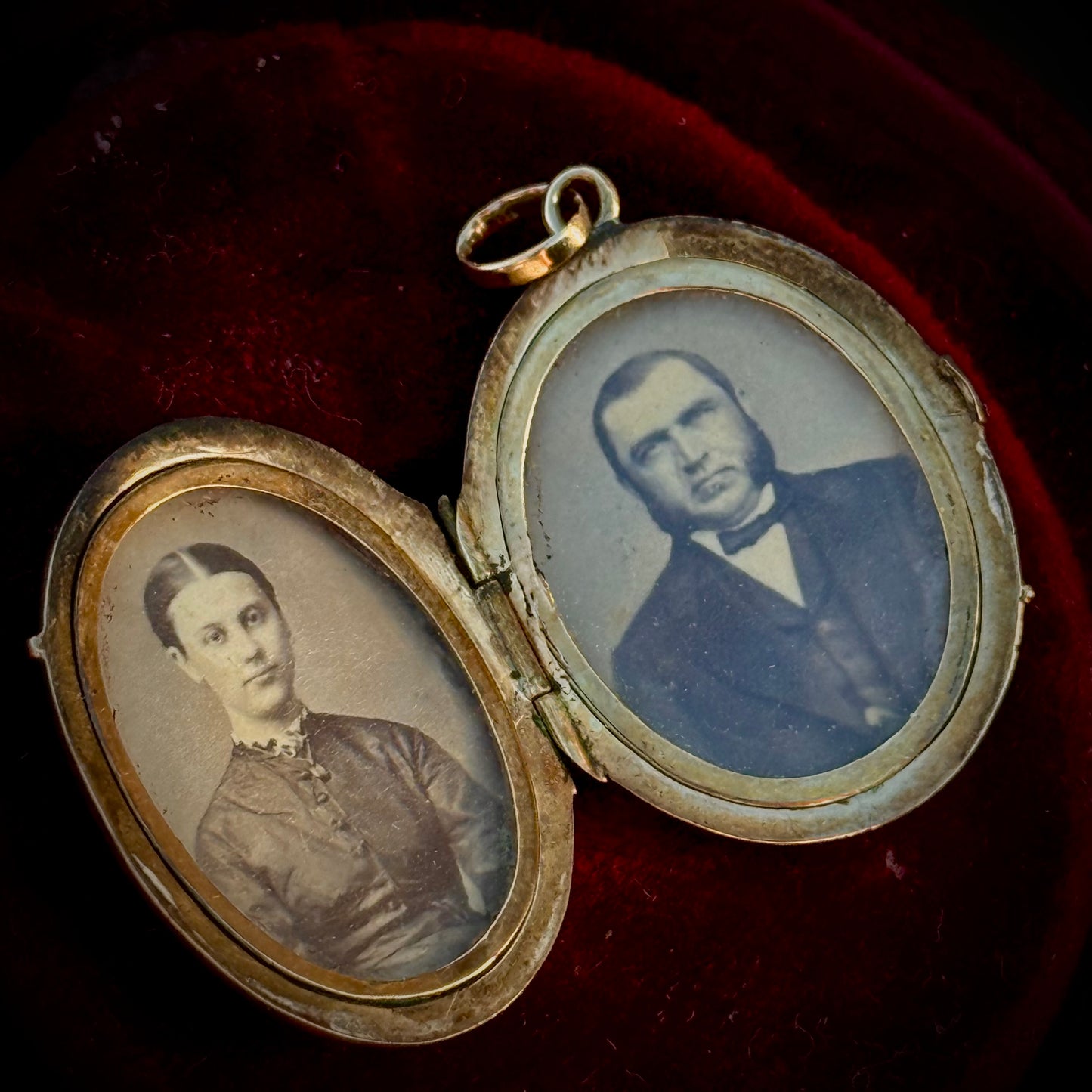 Victorian Enamel & Pearl Anchor 'S' Locket