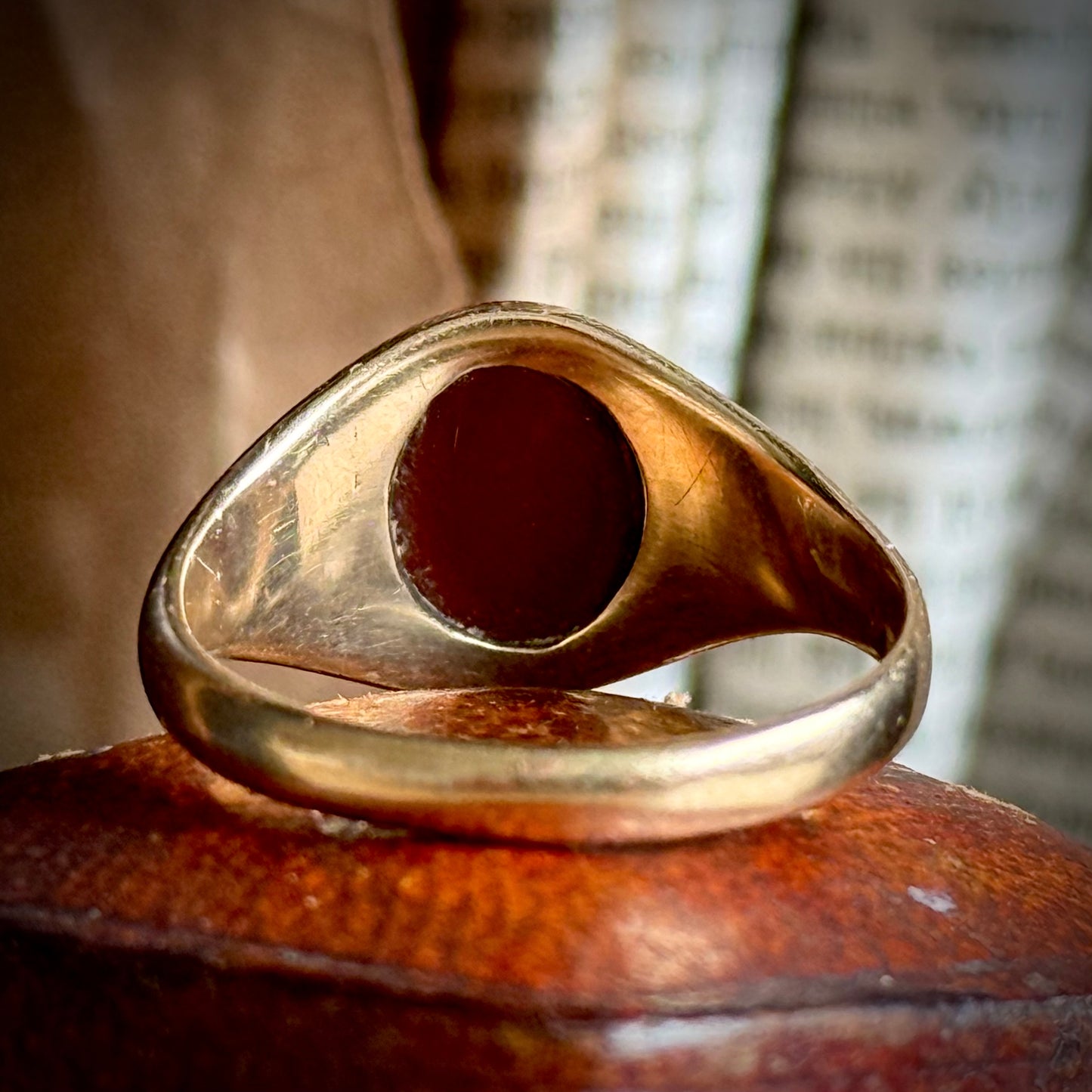 Vintage Signet Ring in 9 carat Gold; Circa 1956