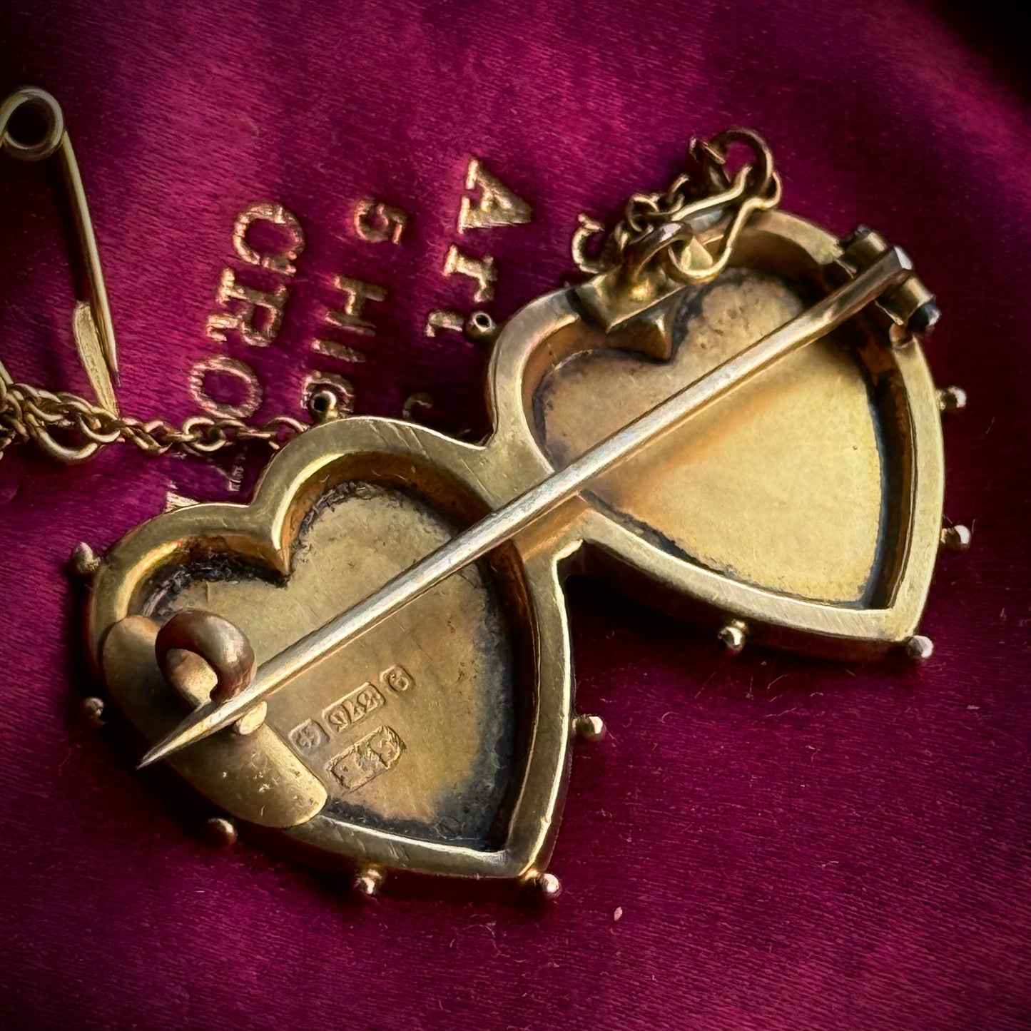 Antique Mizpah Heart Brooch in 9 carat Gold; Circa 1905