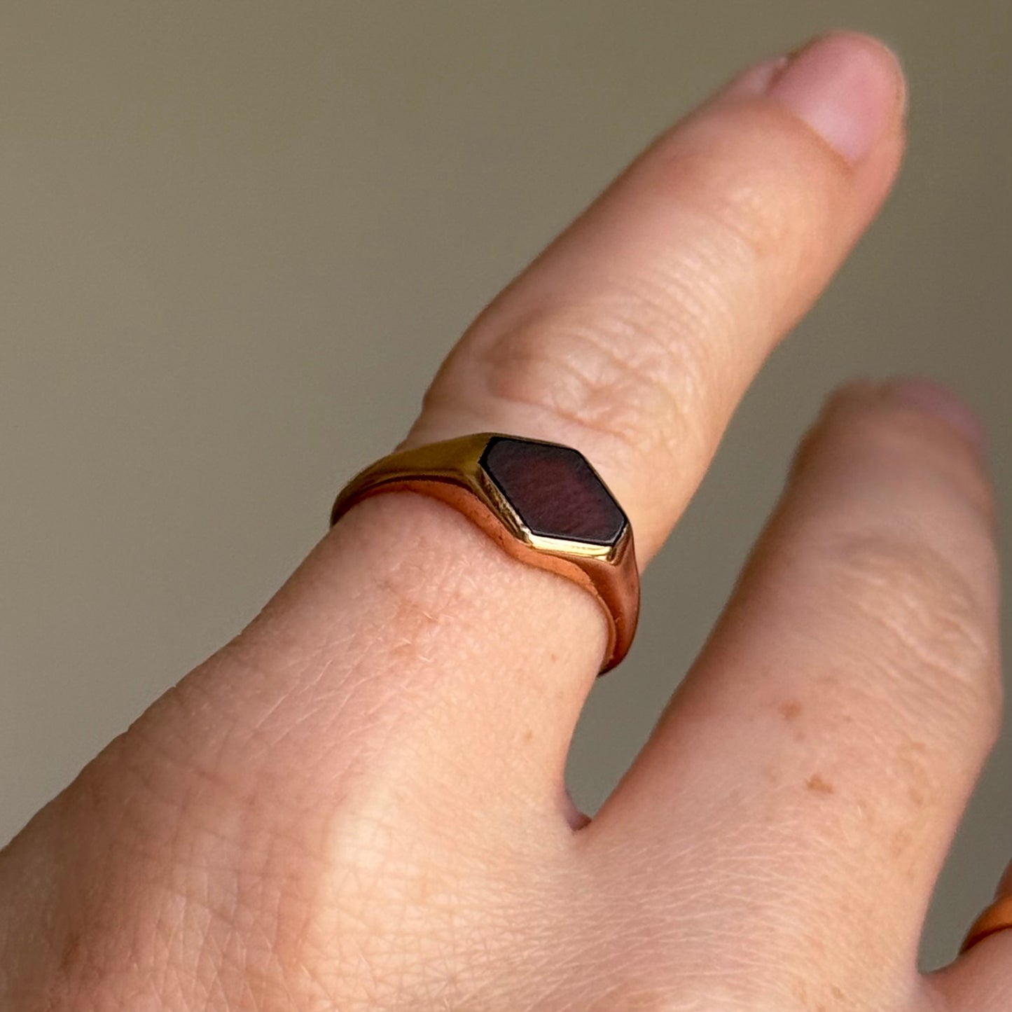 Antique Carnelian Signet Ring in 9 Carat Rose Gold