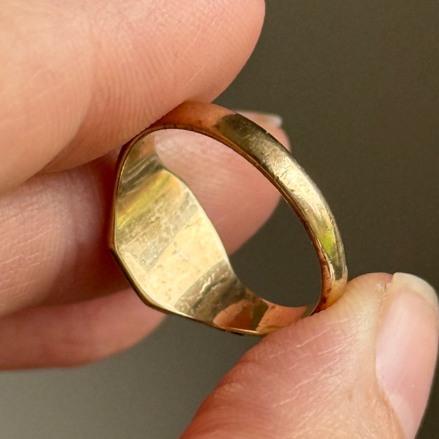 Antique 'Stella' Signet Ring in 9 Carat Gold; Circa 1920