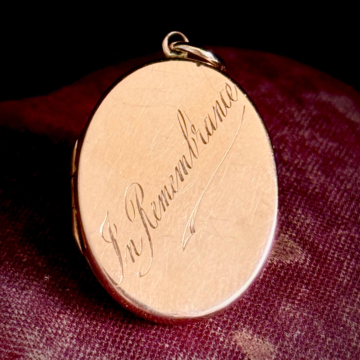 Antique 'In Remembrance' Oval Locket in 9 Carat Gold; Circa 1915