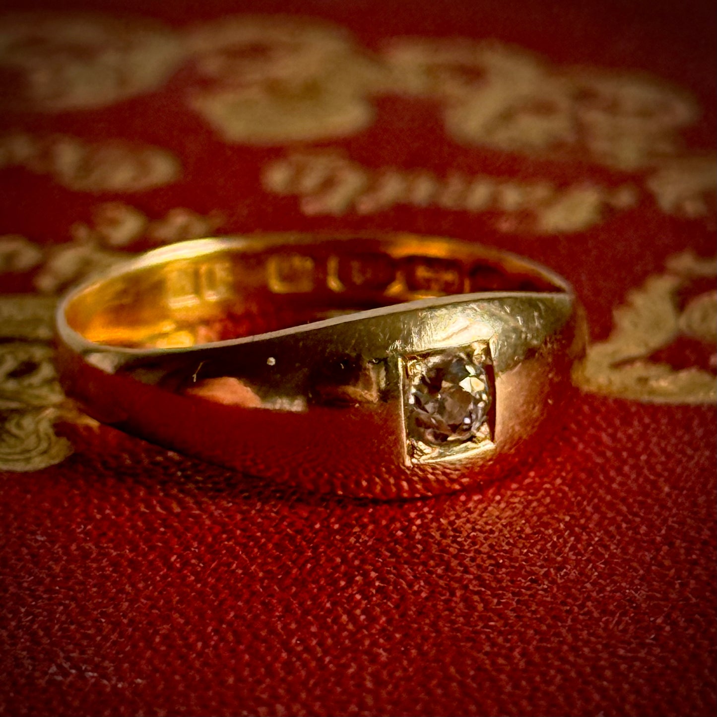 Antique Victorian Old Cut Diamond Ring in 18 Carat Gold