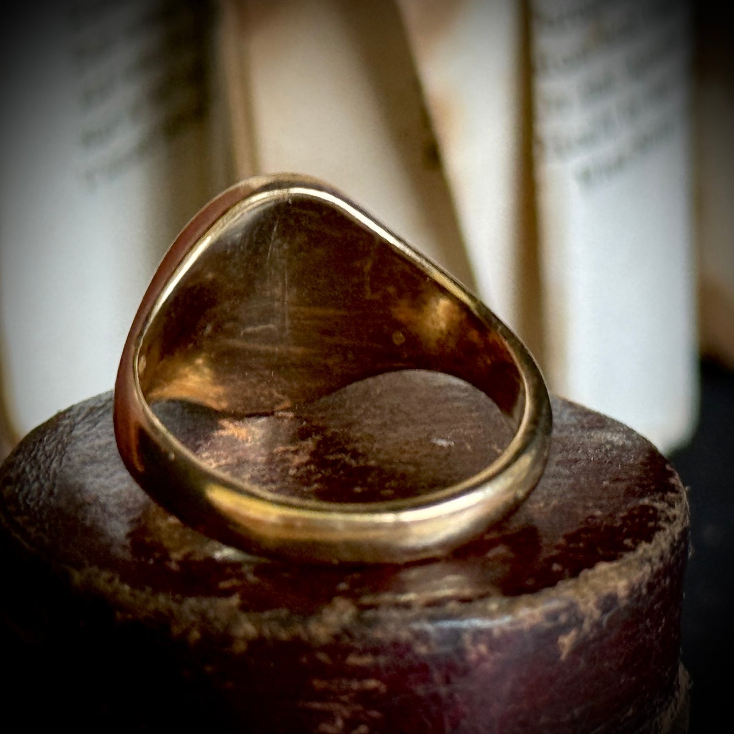 Vintage Signet Ring fin 9 Carat Gold