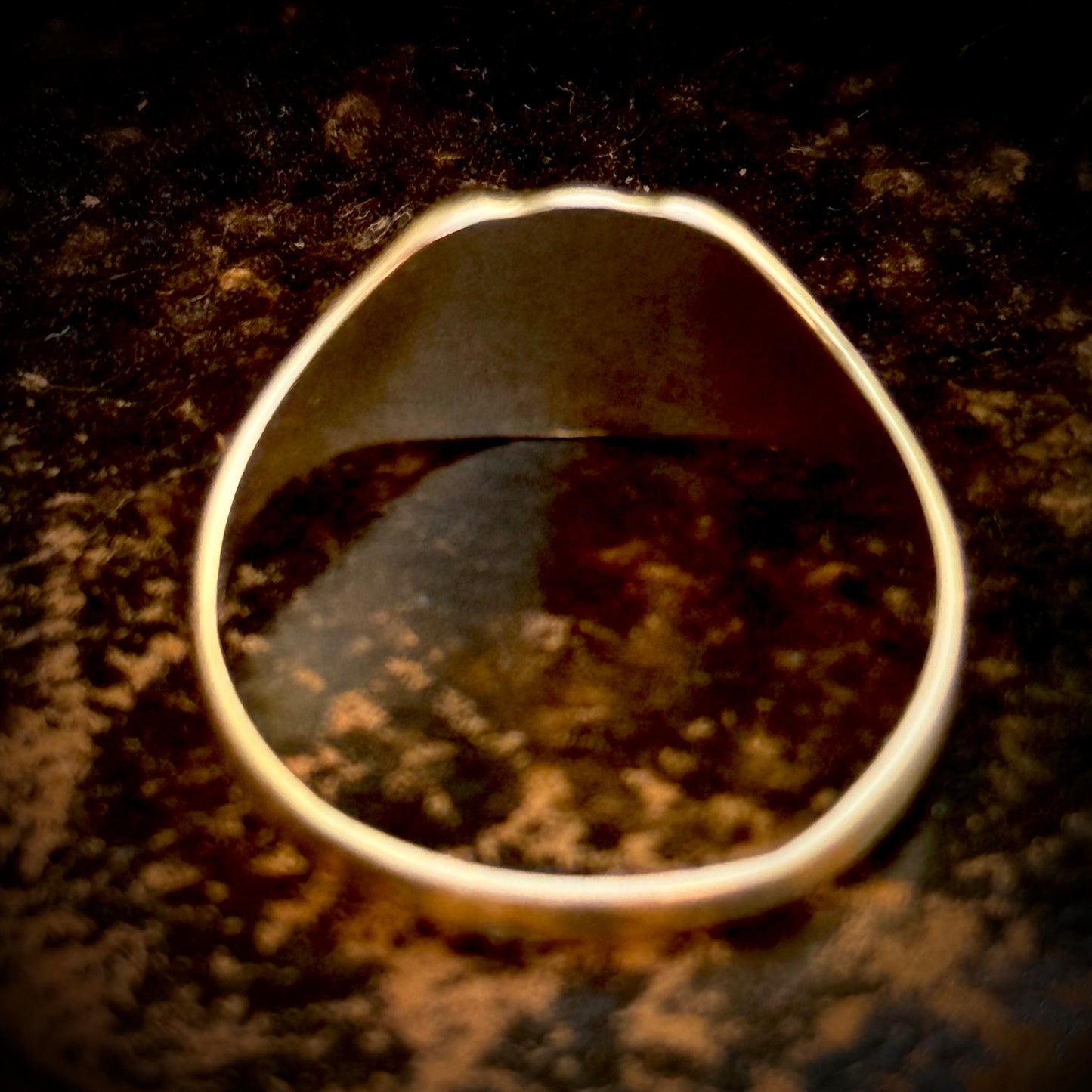 Antique Monogram 'W' Signet Ring in 18 Carat Gold