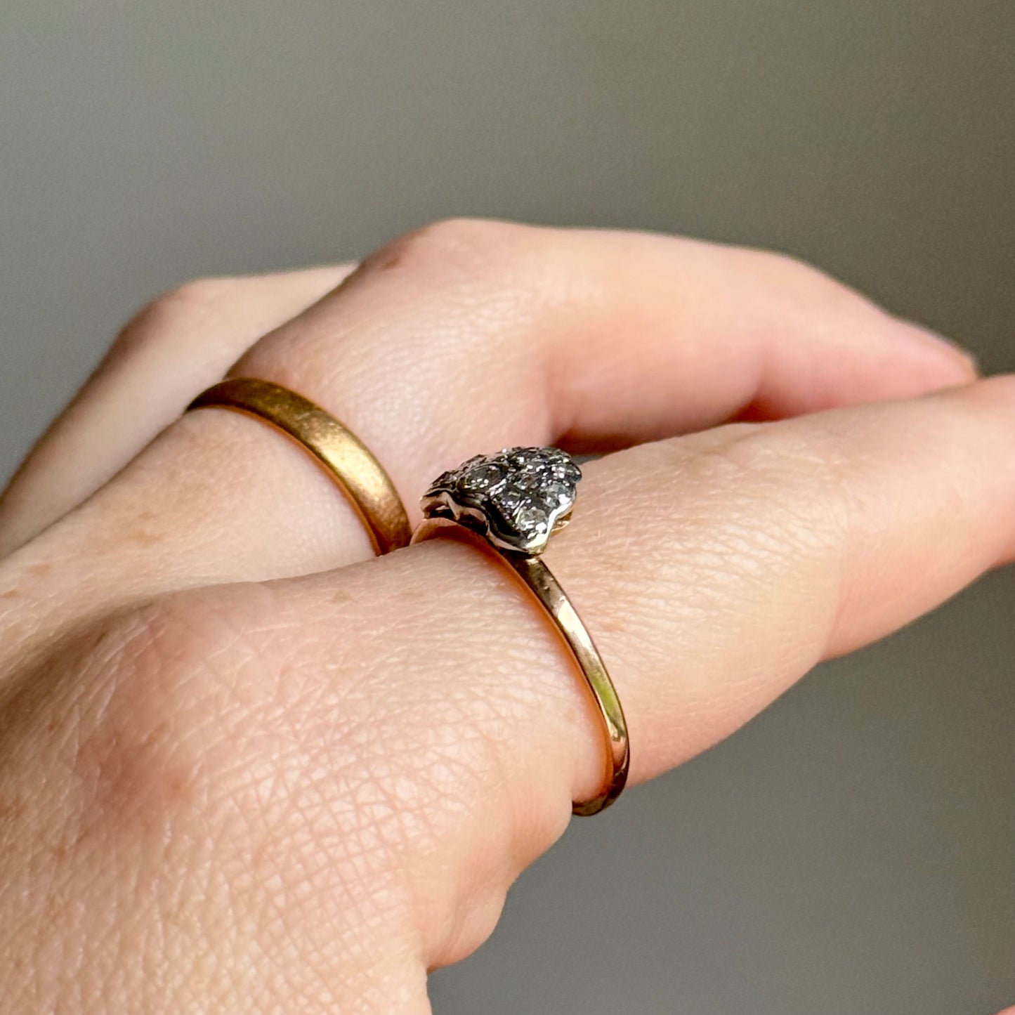 Art Deco Diamond Fan Ring in 9 Carat Gold; Circa 1920