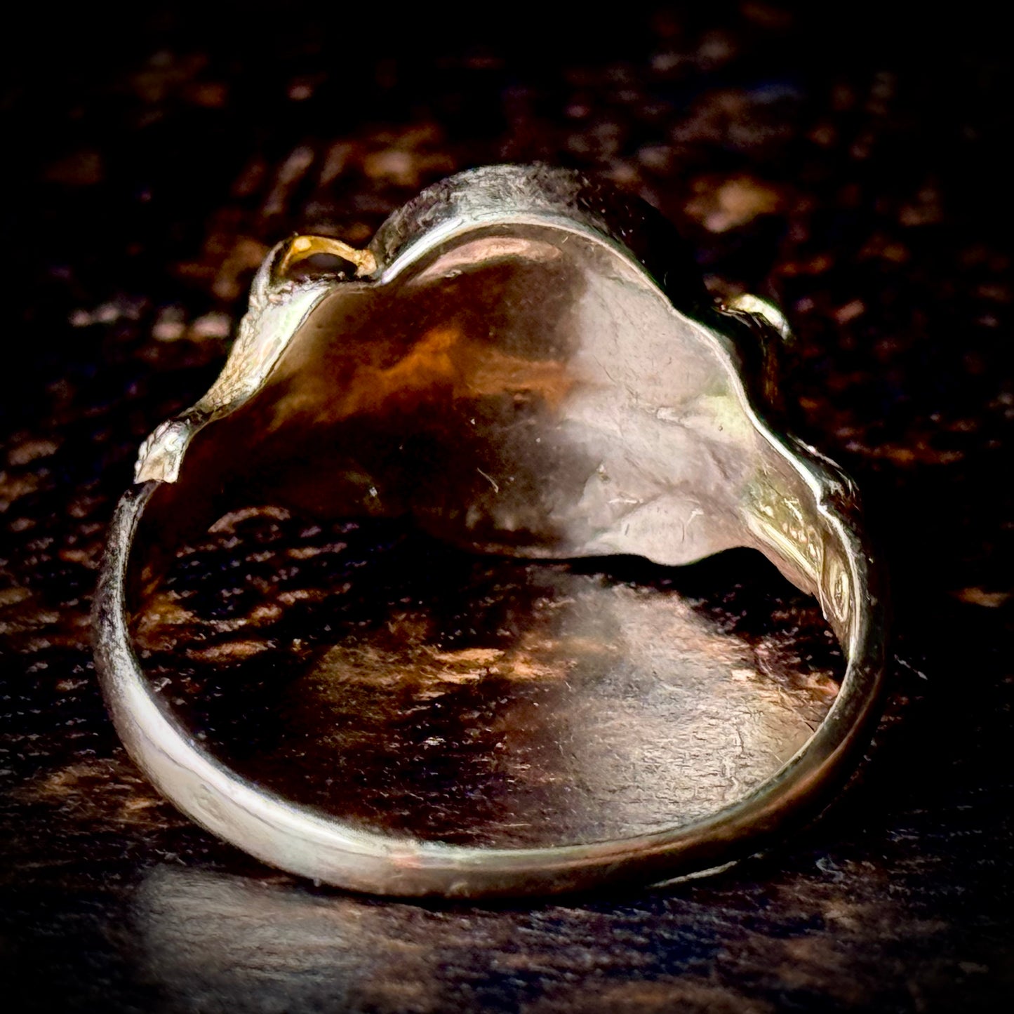 Antique Victorian Garnet Bear Claw Mount Ring in 9 Carat Gold
