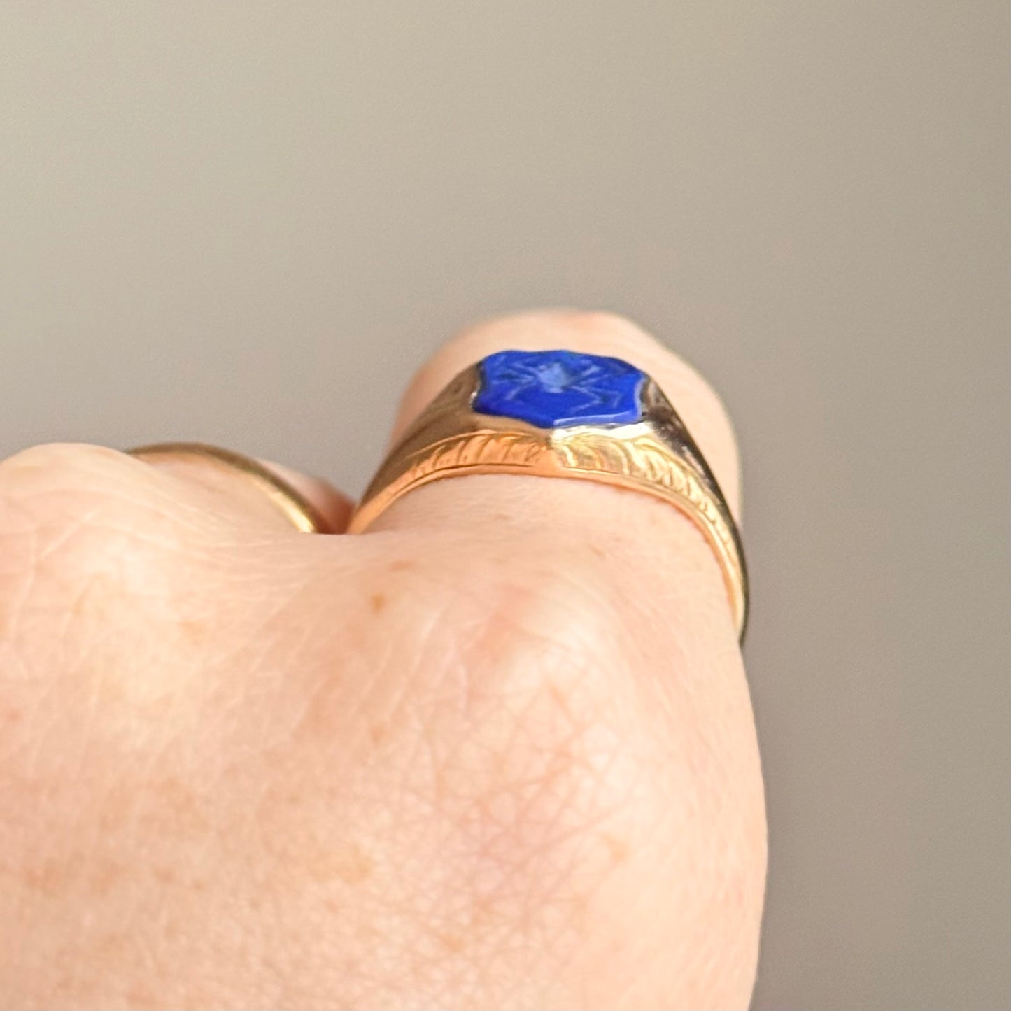 Spider Carved Lapis Lazuli Ring in 15 Carat Gold
