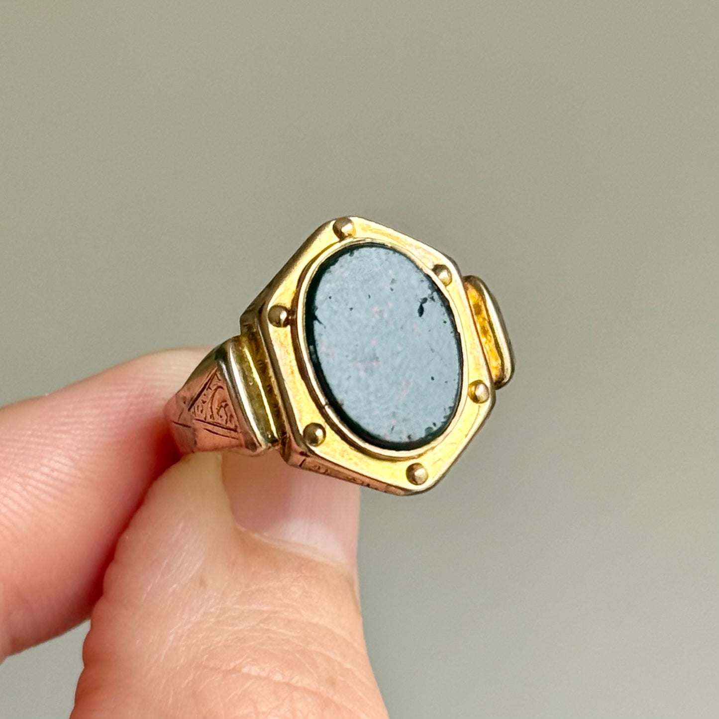 Antique Bloodstone Signet Ring in 9 Carat Gold, Circa 1880