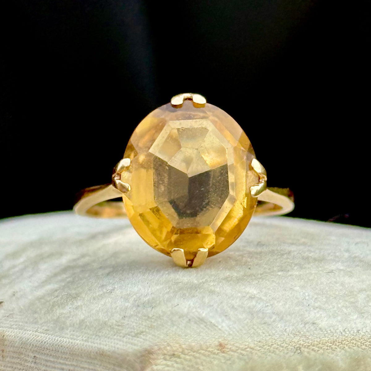 Vintage Large Citrine Ring in 9 Carat Gold; circa 1950
