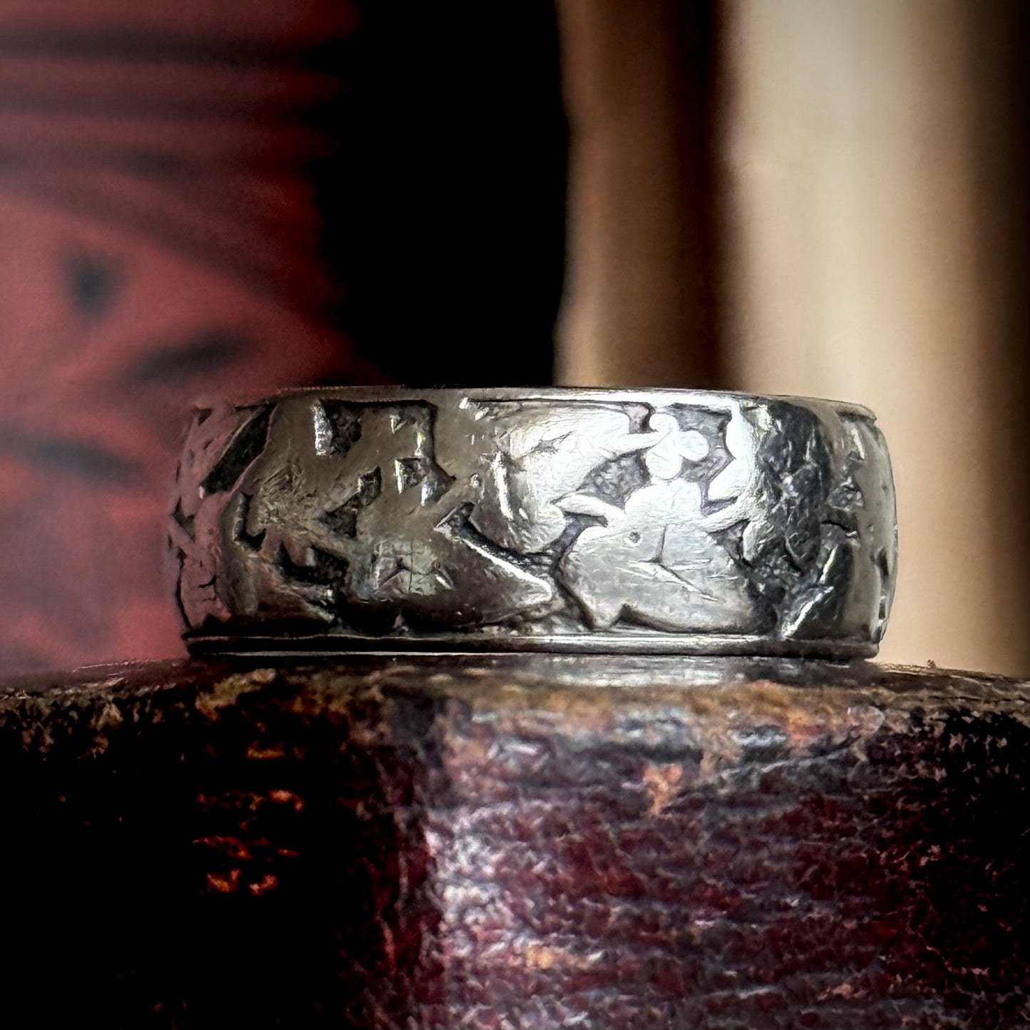 Antique Ivy Foliage Ring in Silver; Circa 1882