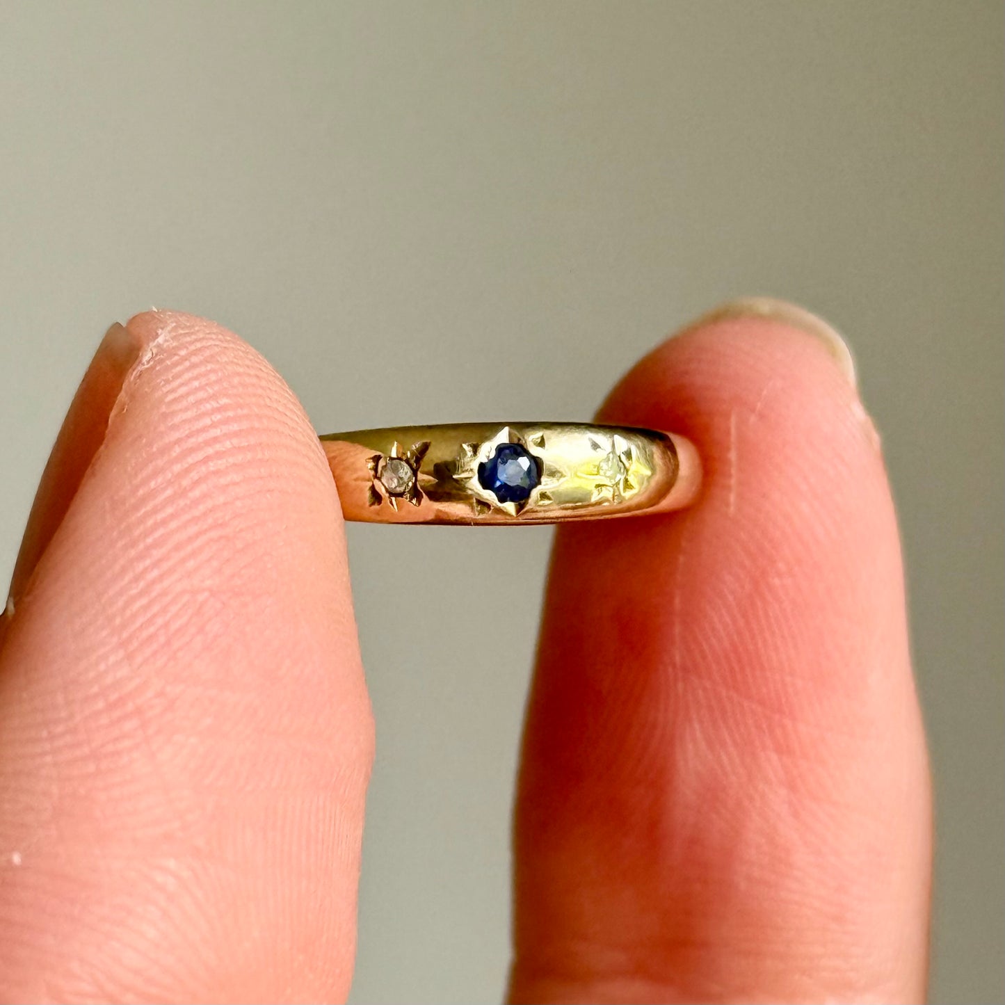 Vintage Tiny Sapphire & Diamond pinky Ring in 9 Carat Gold