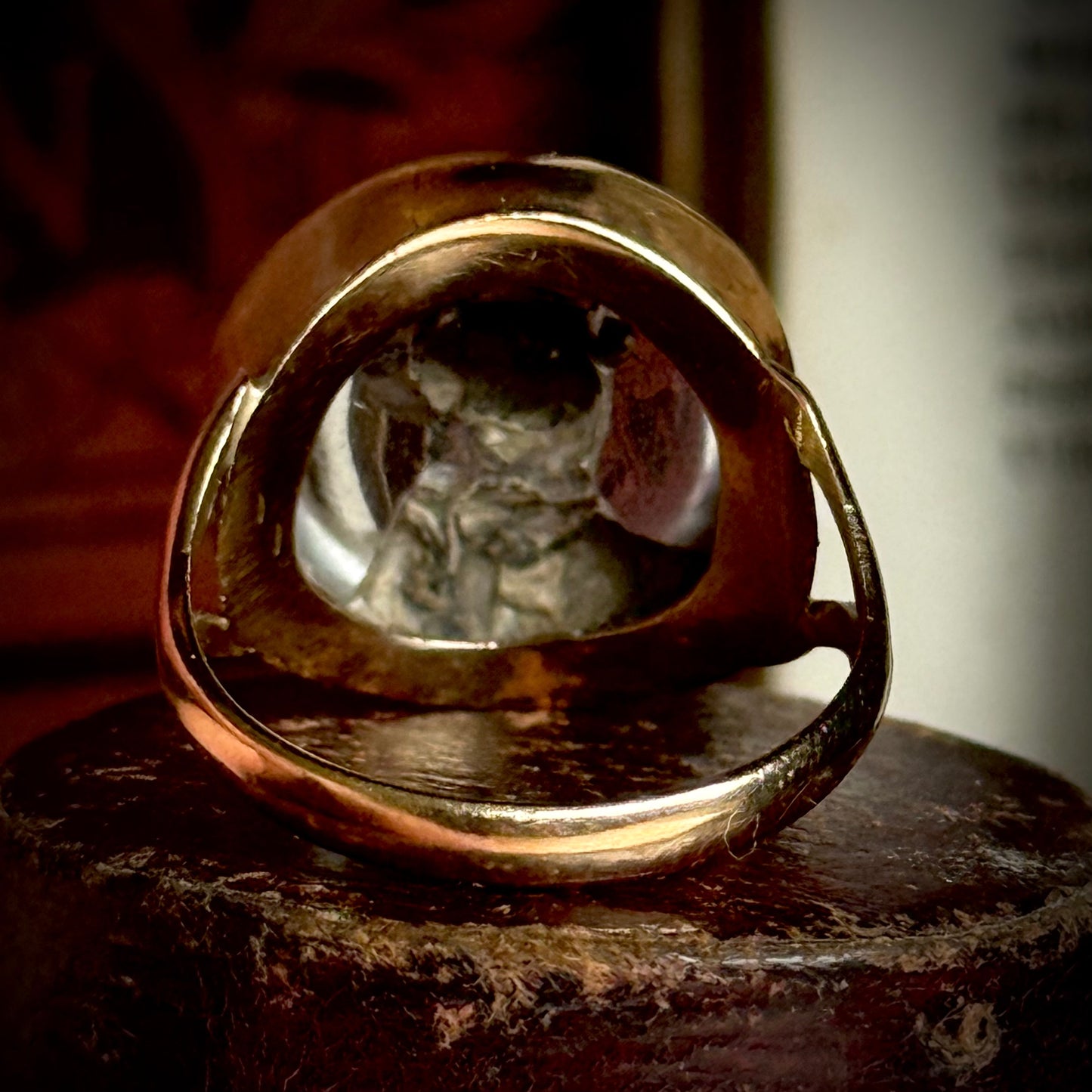 Antique Victorian Essex Crystal Reverse Painted Dog Ring