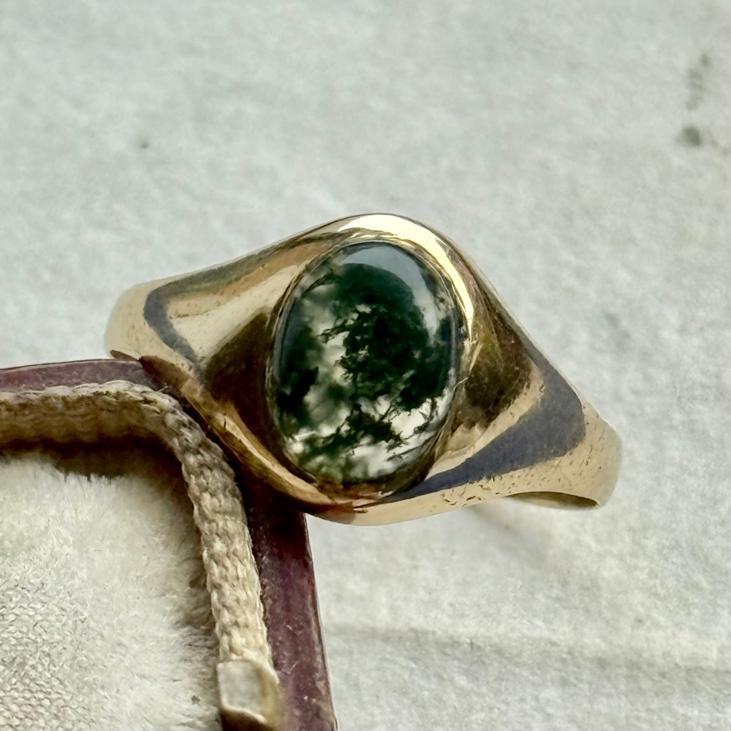 Vintage Moss Agate Signet Ring 9 Carat Gold; Circa 1979
