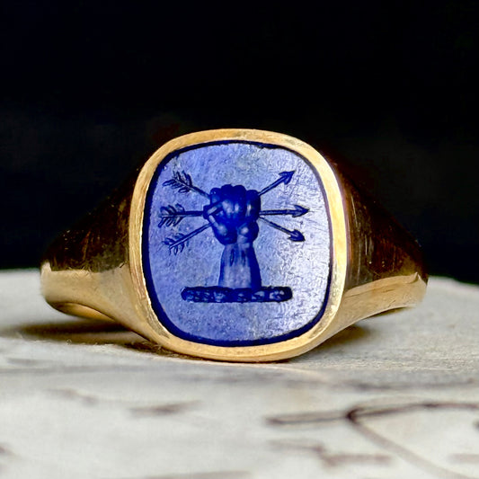 Lapid Lazuli Signet Ring in 18 Carat Gold; Circa 1936