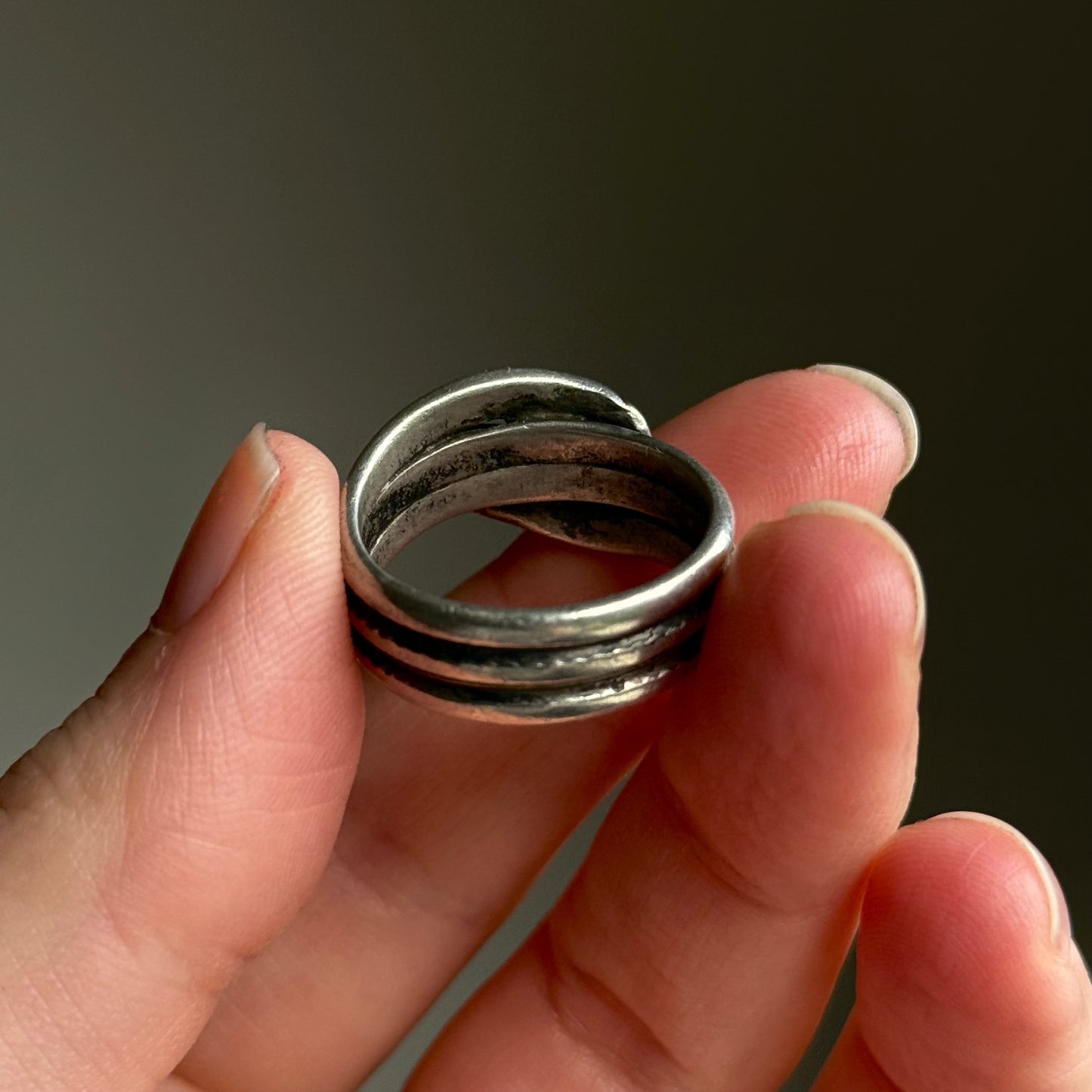Antique Entwined Snakes Ring in Silver