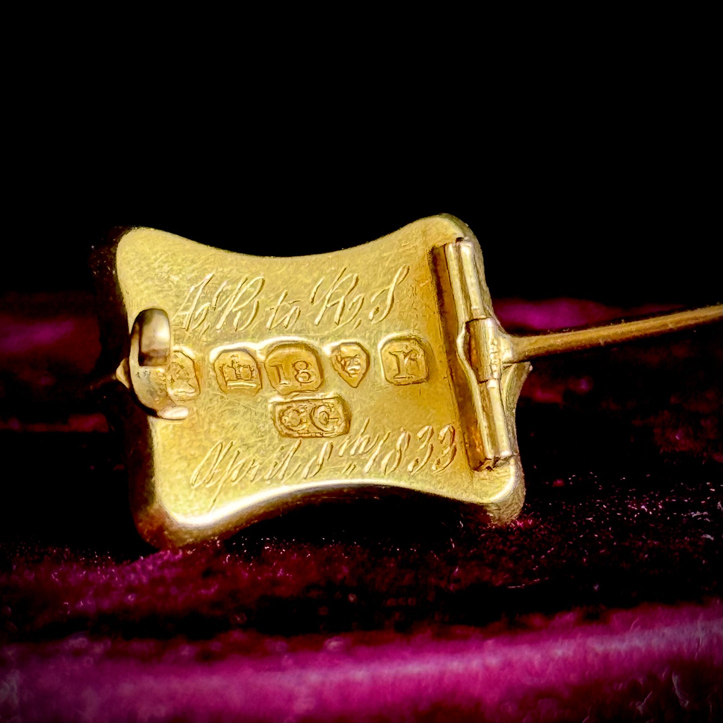 Antique Sentimental Brooch in 18 Carat Gold; Circa 1832