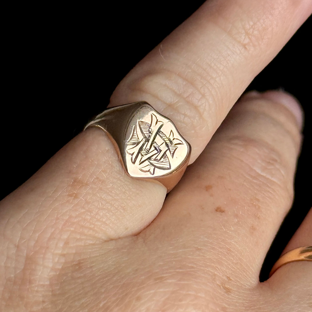 Antique Monogram Signet Ring 9 Carat gold; Circa 1900