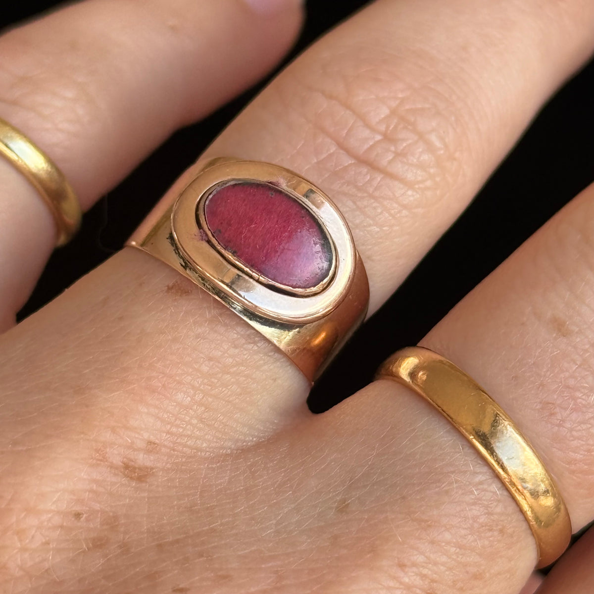 Georgian Locket Ring in 9 Carat gold; Circa 1820