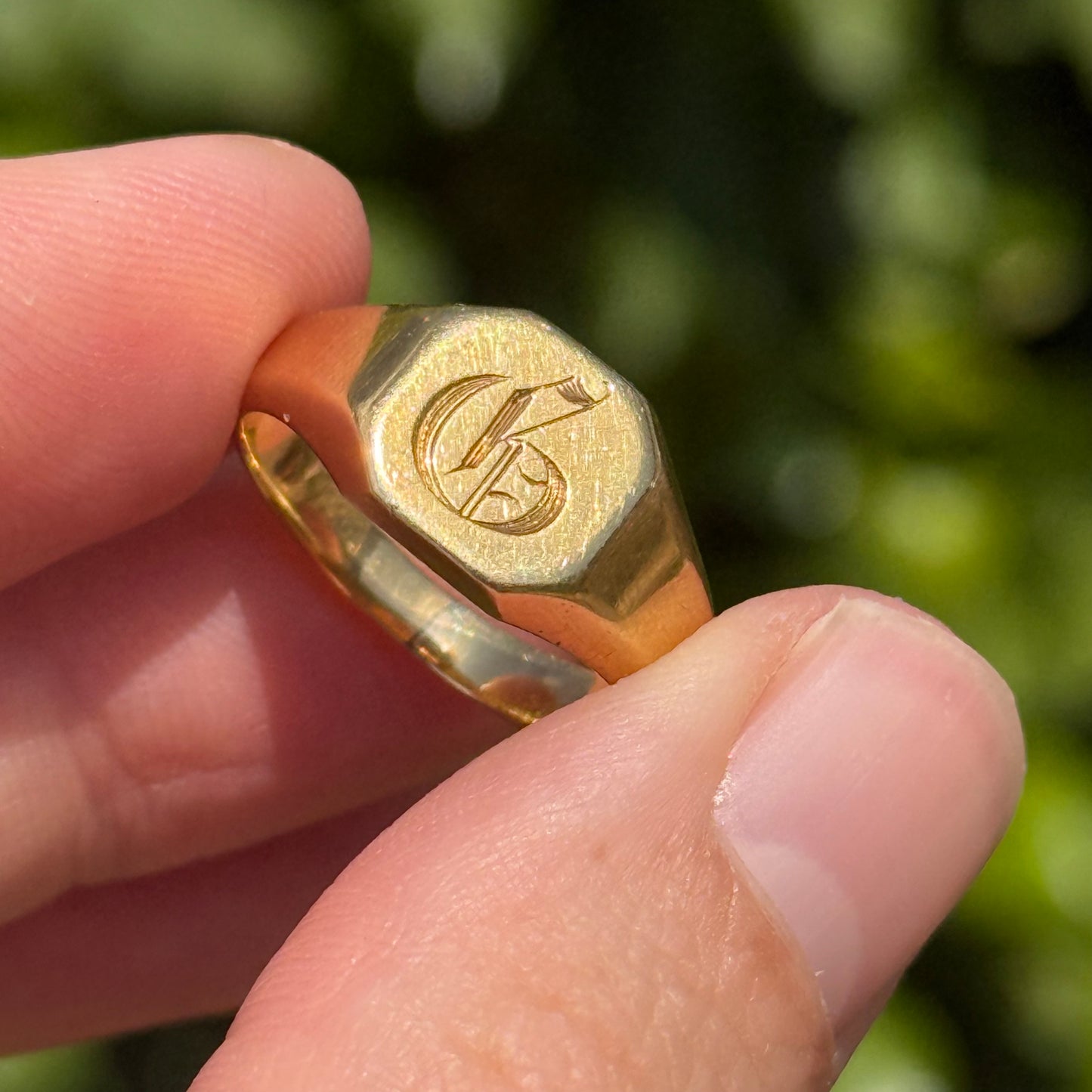 Antique Monogram 'G' Signet Ring in 18 Carat Gold