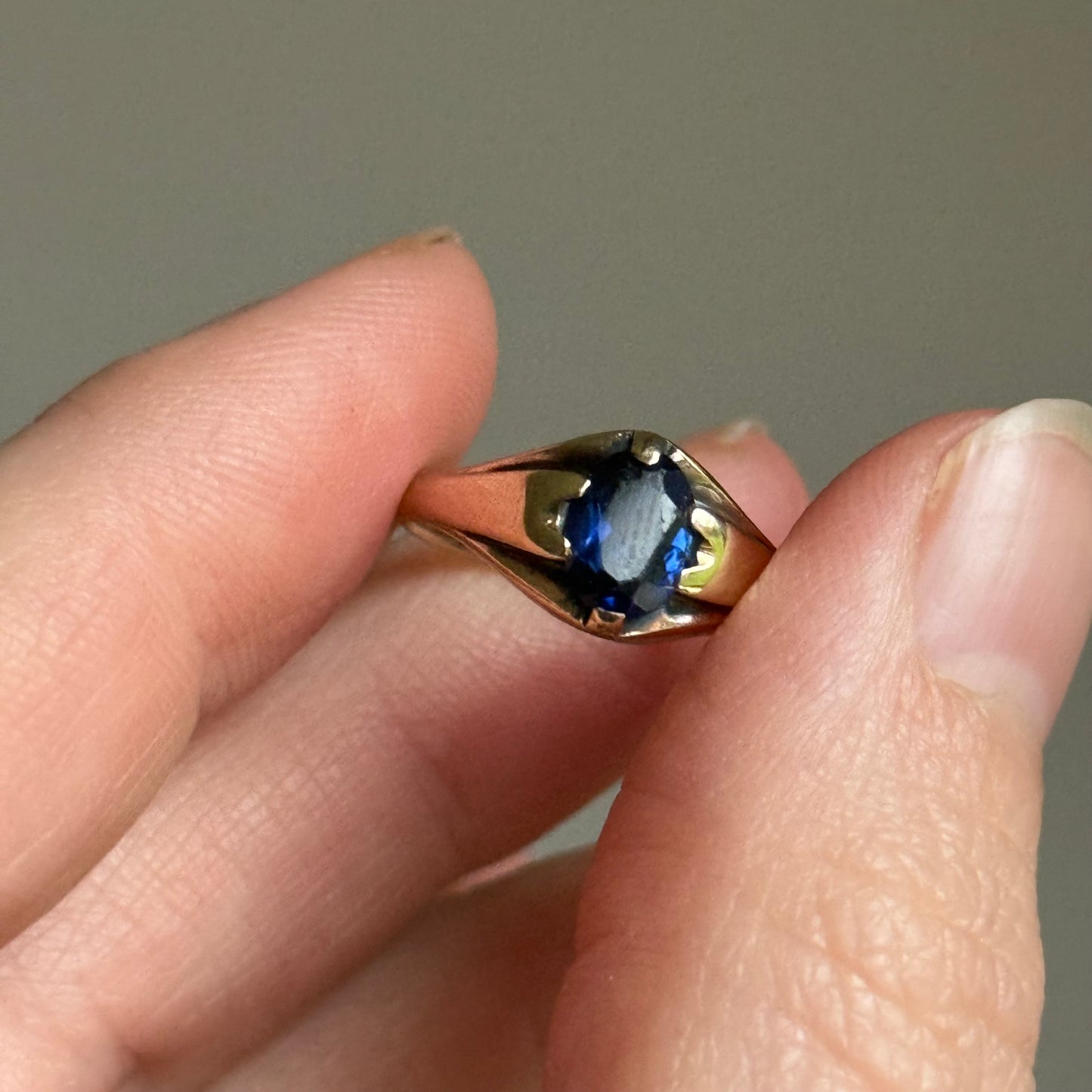 Vintage Sapphire Solitaire in 9 Carat Gold; Circa 1968