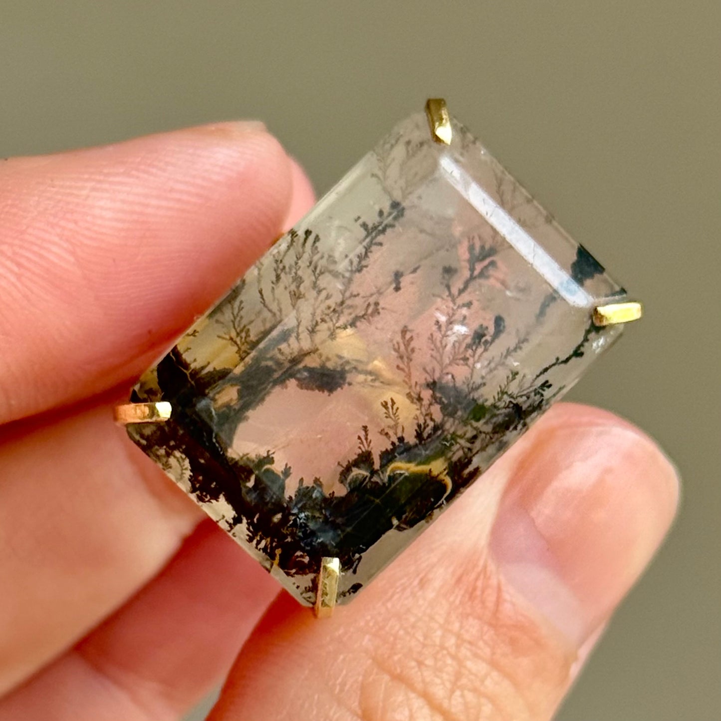 Substantial Vintage Dendritic Agate Ring in 18 Carat Gold