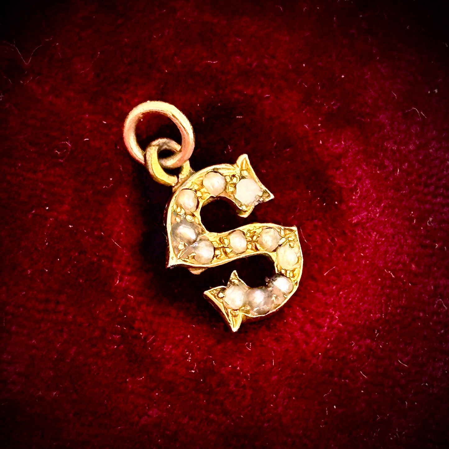 Antique Letter 'S' Pearl Pendant in 9 Carat Gold