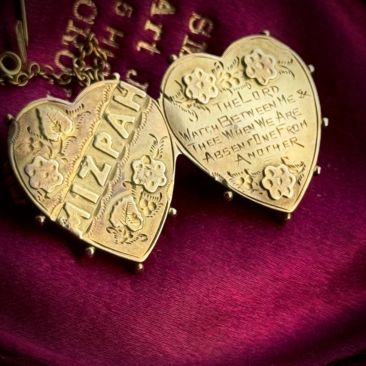 Antique Mizpah Heart Brooch in 9 carat Gold; Circa 1905