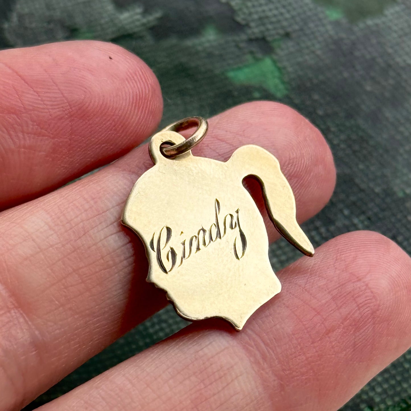 Vintage Profile 'Cindy' Pendant Token