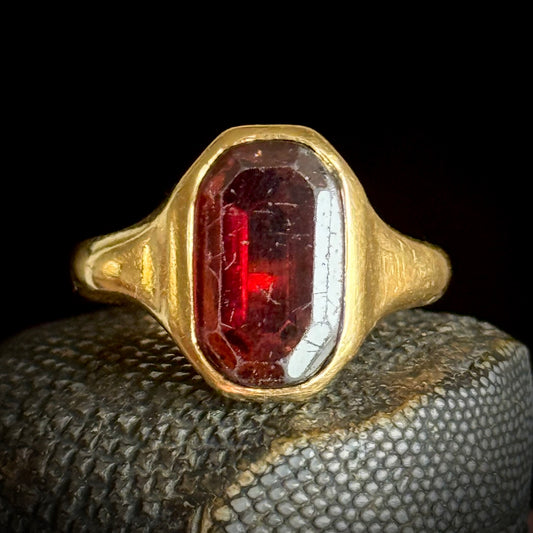 Antique Garnet Signet Ring in 18 Carat Gold; Circa 1919