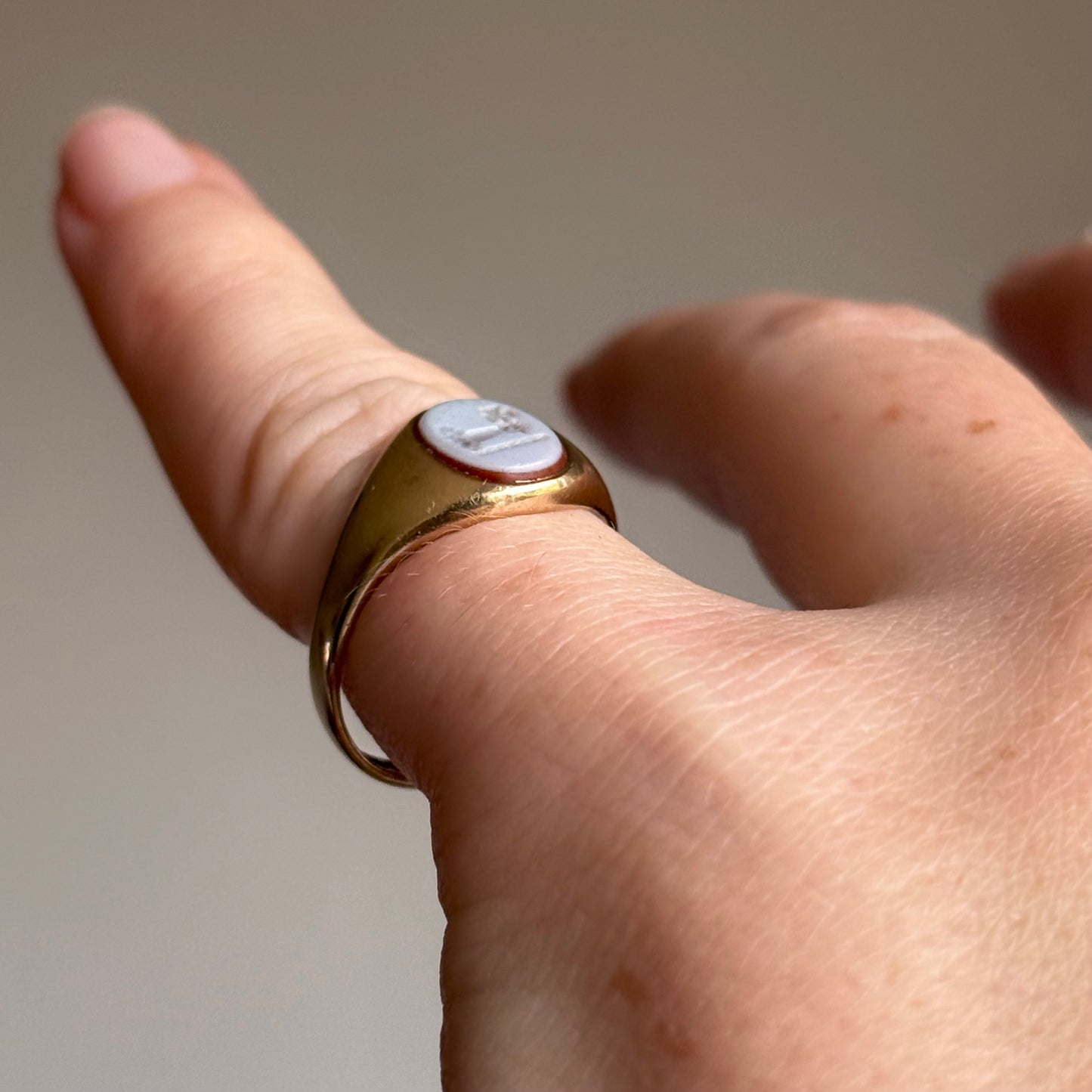 Vintage Signet Ring in 9 carat Gold; Circa 1956