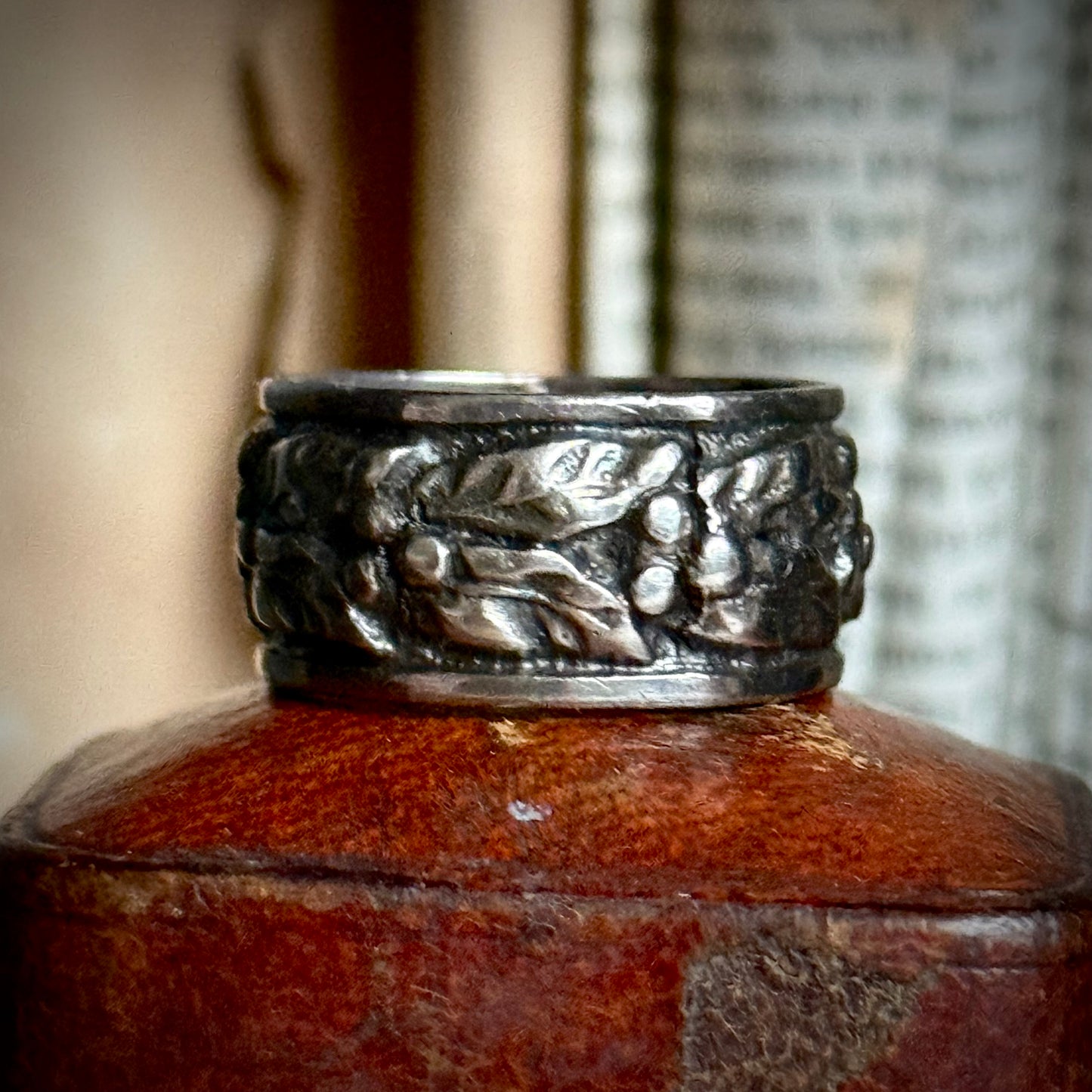 Antique Foliage Ring in Silver; Circa 1890