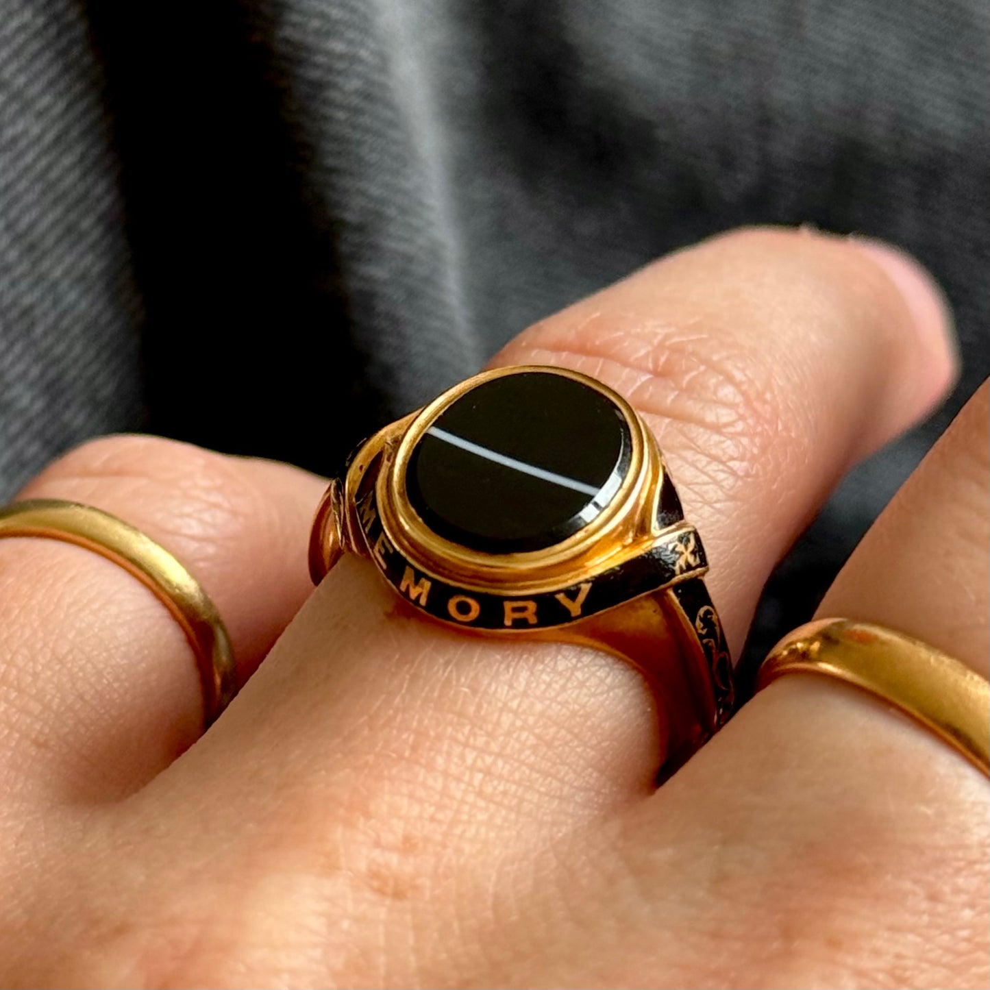 Early Victorian Agate & Enamel Mourning Ring in 18 Carat Gold; Circa 1849