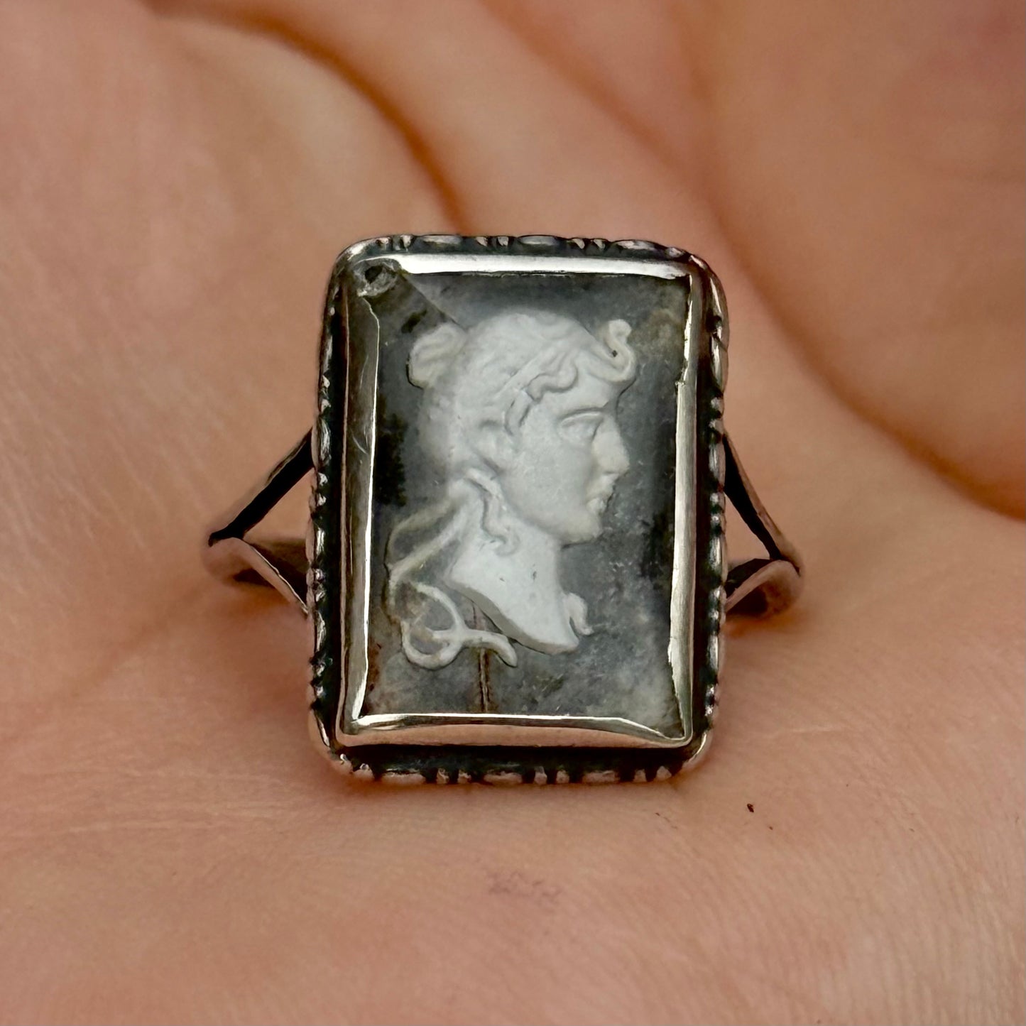 Antique Medusa Cameo Ring in silver; Circa 1920