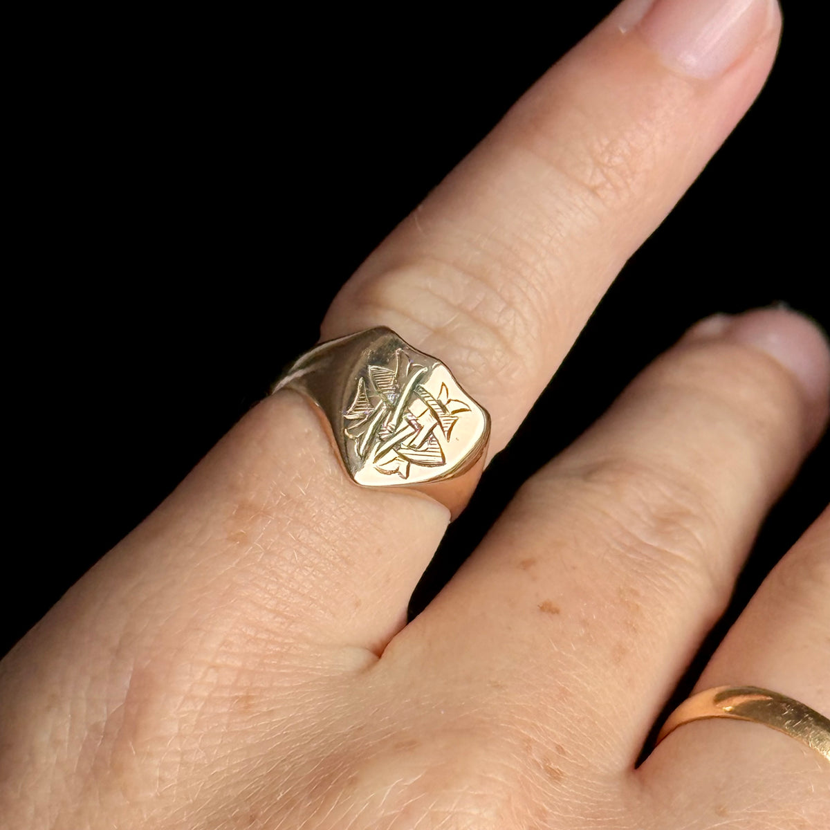 Antique Monogram Signet Ring 9 Carat gold; Circa 1900