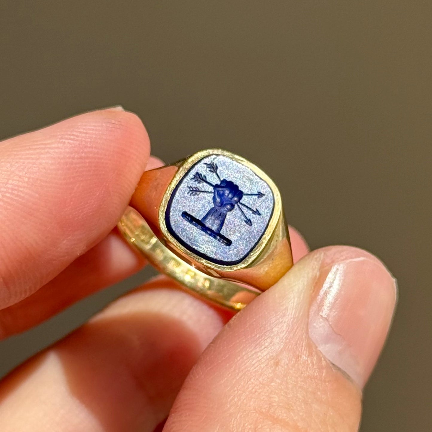 Lapid Lazuli Signet Ring in 18 Carat Gold; Circa 1936