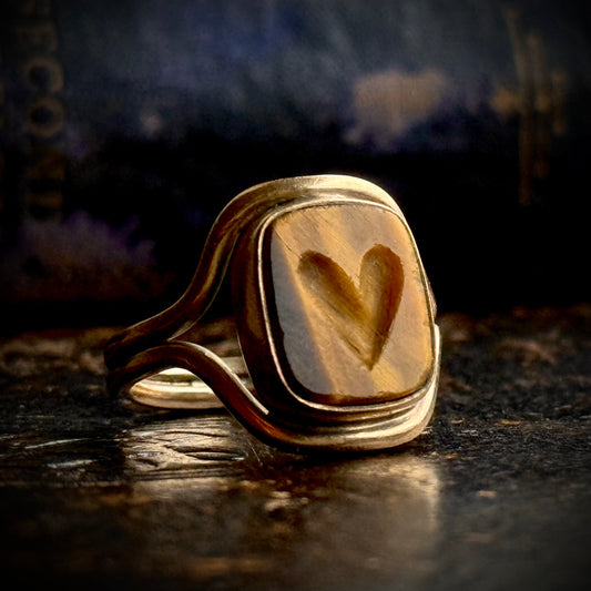 Vintage Carved Tiger's Eye Ring in 9 Carat Gold