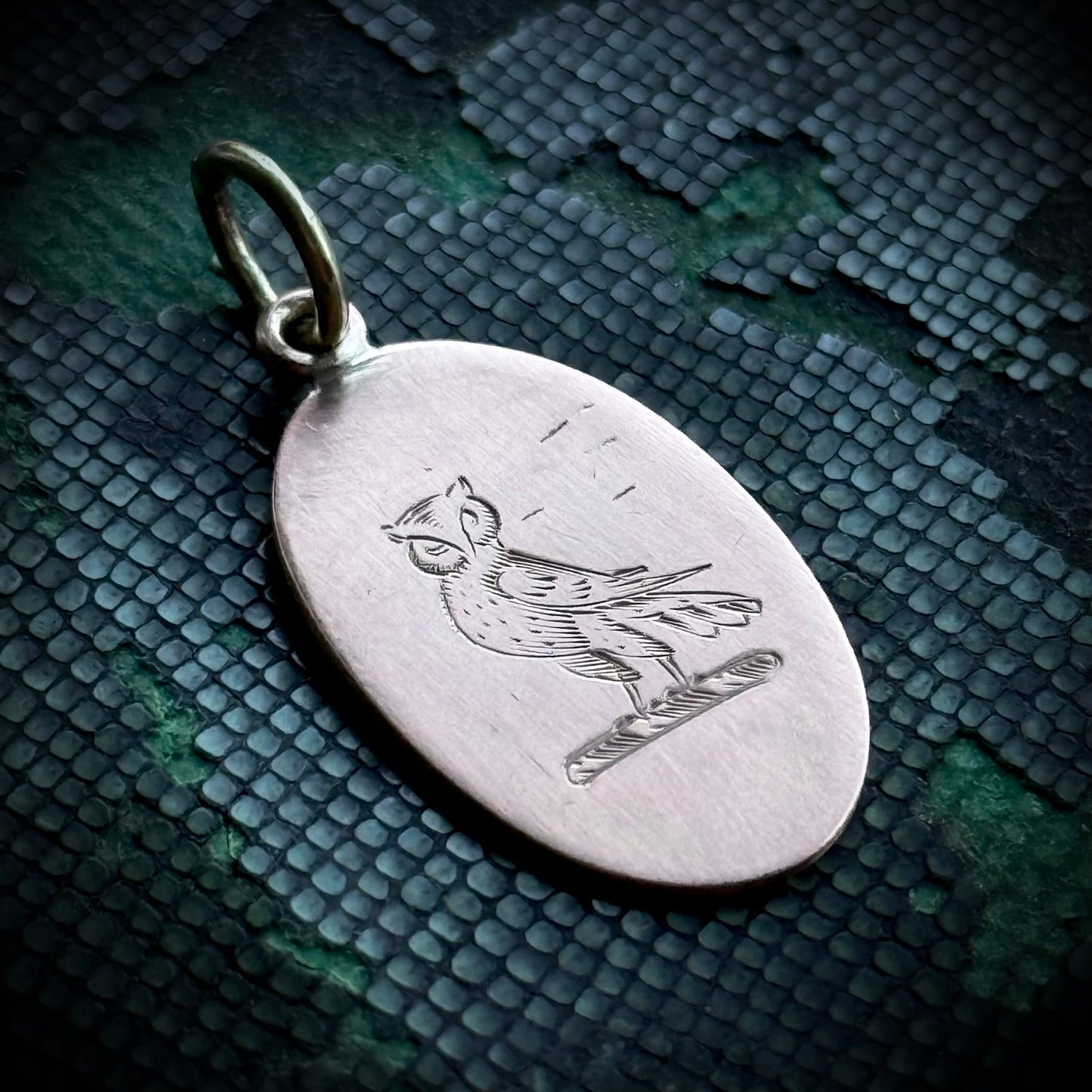 Antique 'Owl' Heraldic Pendant in 9 Carat gold (1)