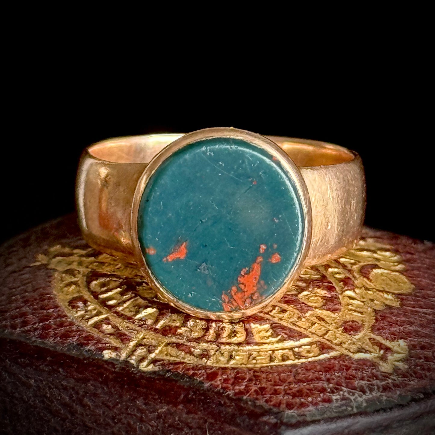 Antique bloodstone Signet Ring in 9 Carat Rose Gold; Circa 1893