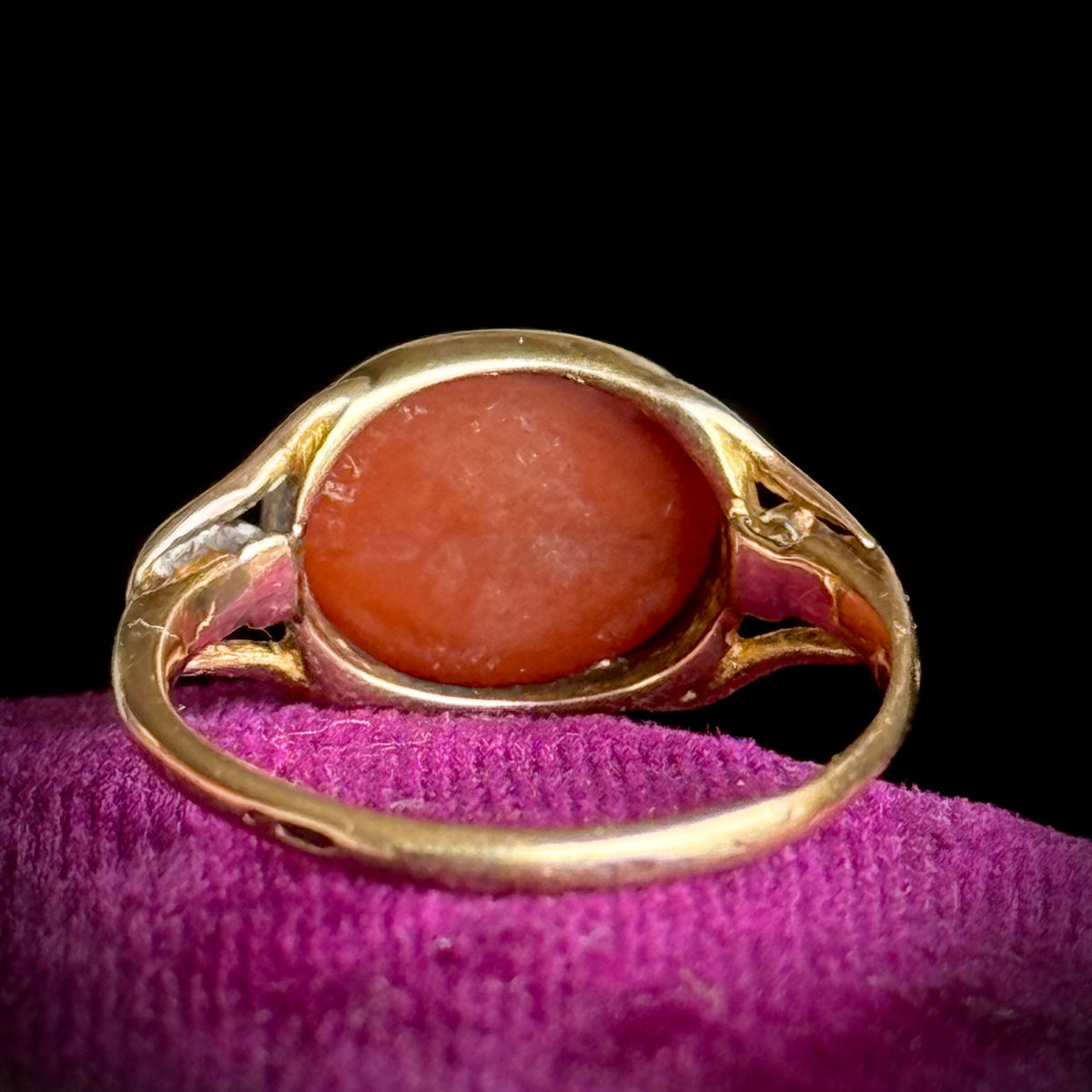 Antique Elephant Signet Ring in 9 Carat Gold; Circa 1880